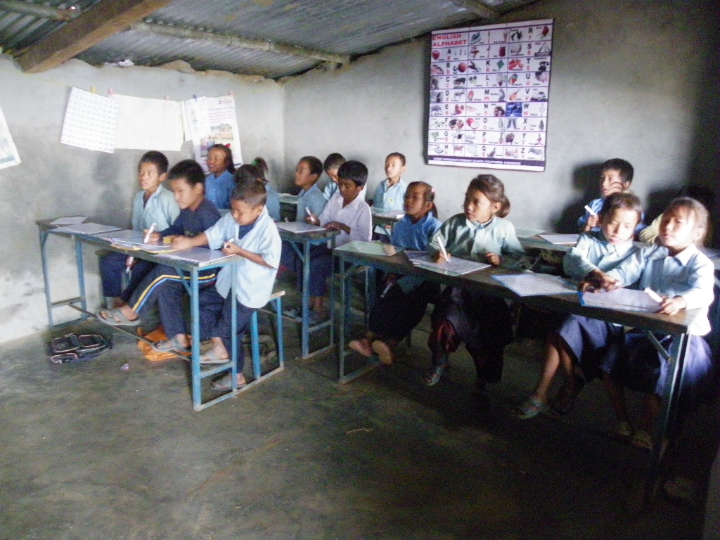 EDUCATION Interventions in local and international schools worldwide. Workshops with teachers and students with the aim to create a dialogue between different realities of human being and water. Awareness of cultural and environmental value of water. Drawing Cloud / Cartoons.