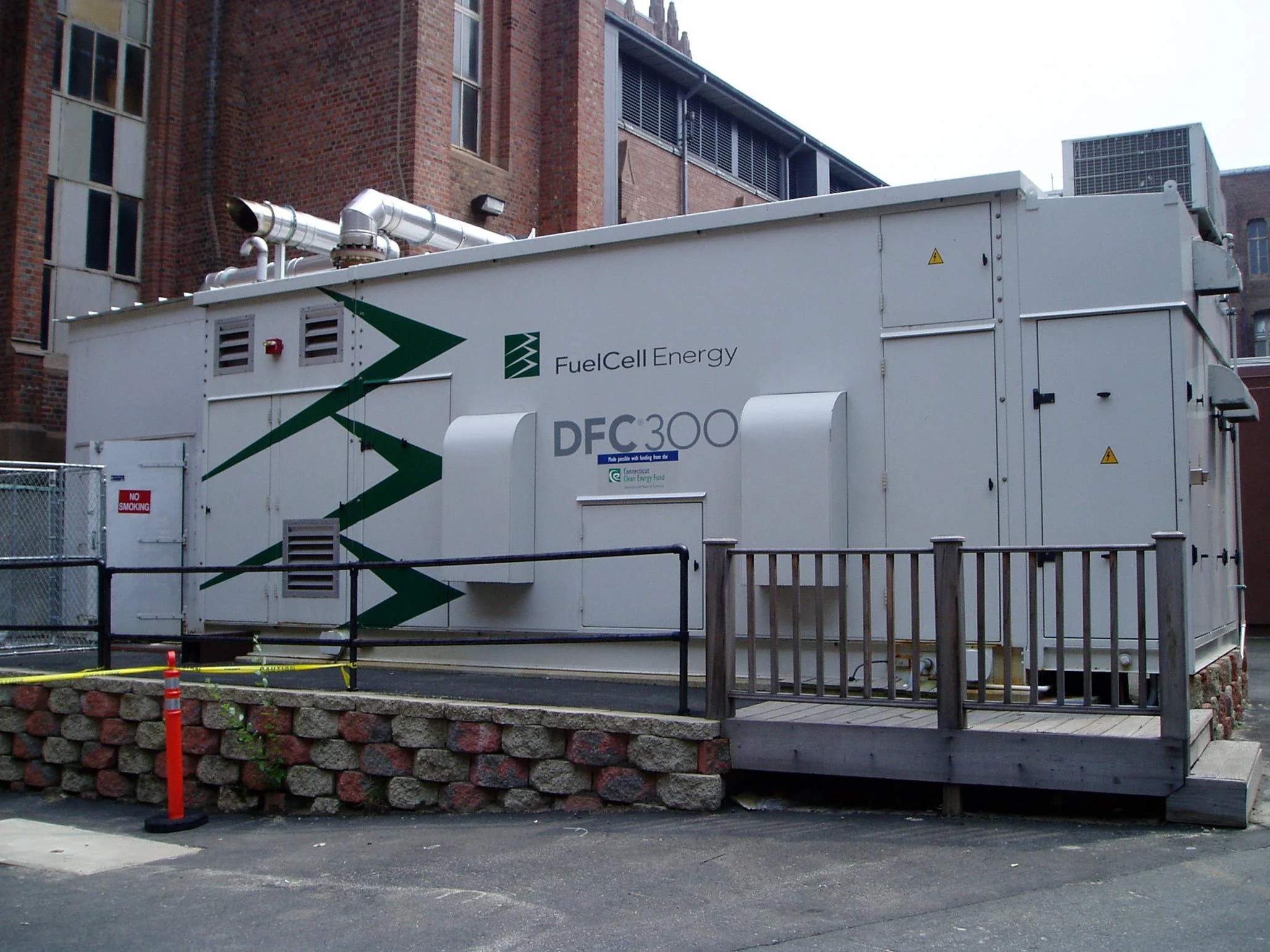 Fuel Cell Energy 300.jpg