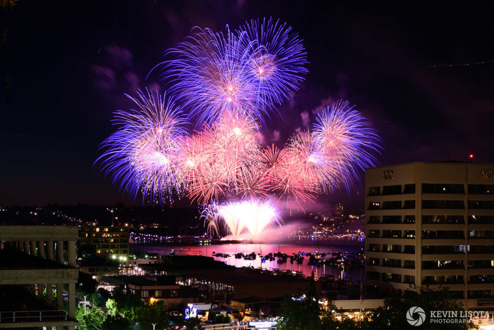 4th of July Fireworks over Seattle’s Lake Union 2015. Nikon D750, 24mm, 6.0″, f/5.6, ISO 100