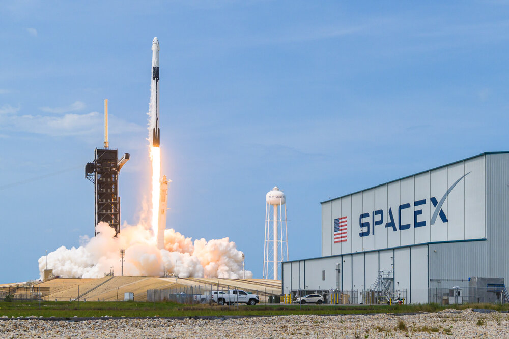 Nikon Z7, 35mm, 1/1600 sec, f/9, ISO 62 – 2100 ft (650 m) from launch pad on the Saturn V crawlerway.