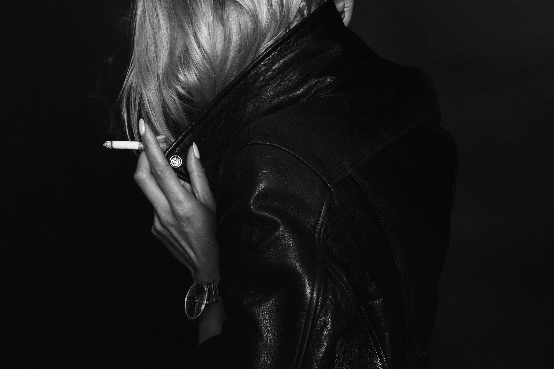 08_19_17_Throne_Lifestyle_0929-(1)bw.jpg