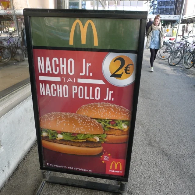 finland-nacho-burger.jpg