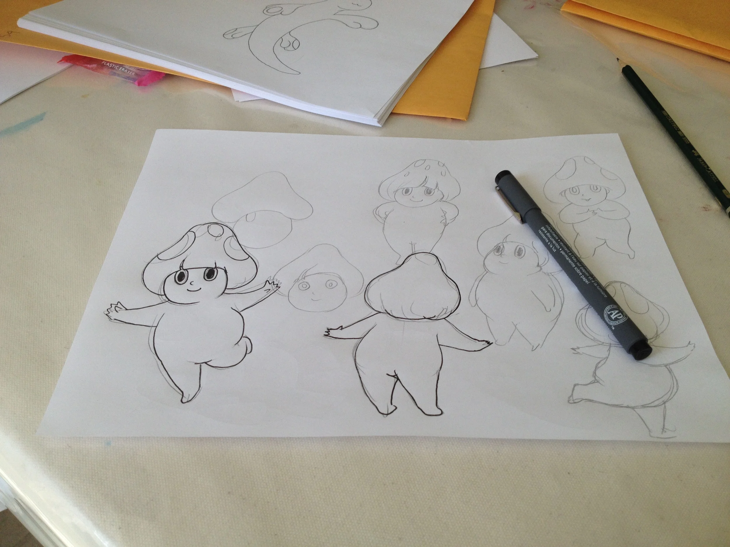Well... we decided to join the students in doing a bit of design and animation. 私たちもそれぞれ合間の時間を使ってデザイン&アニメーションをはじめてみました。