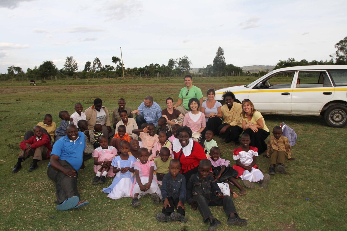 group with Kenyan children
