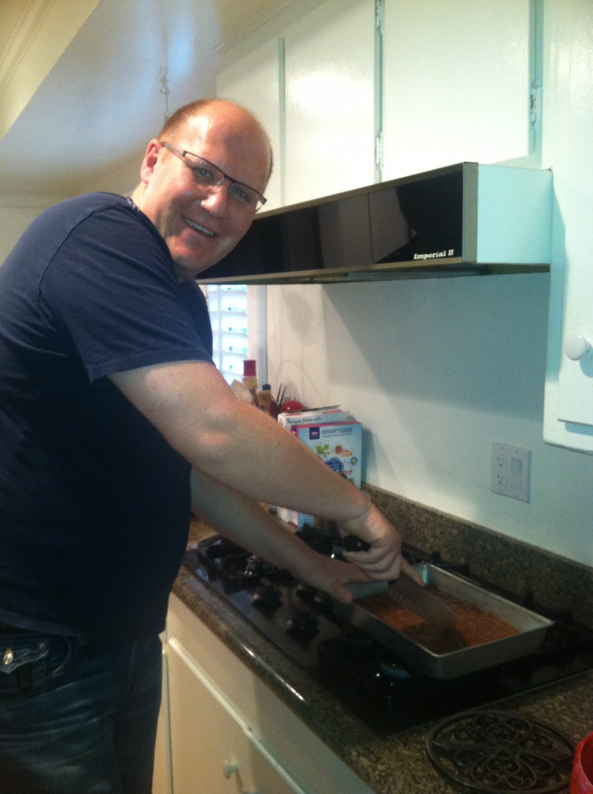  Dan slicing the fudge. 