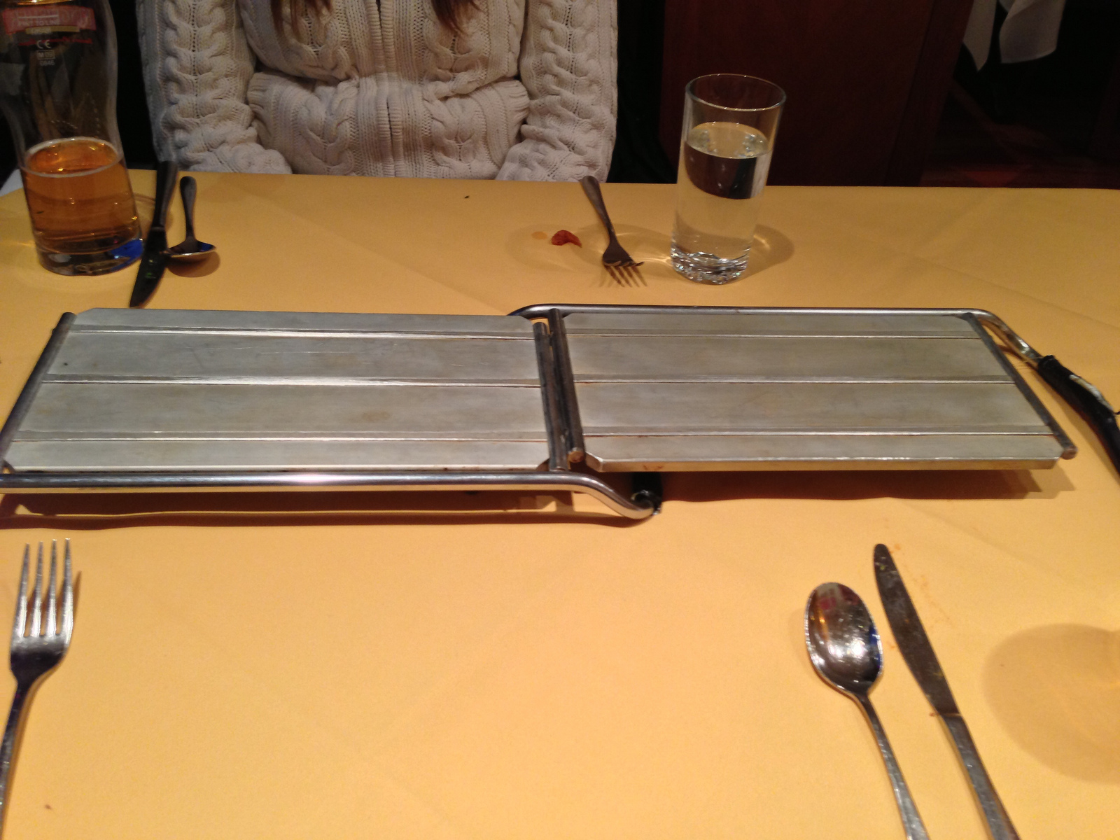  ​Hot plates, ready for the feast that we ordered. 