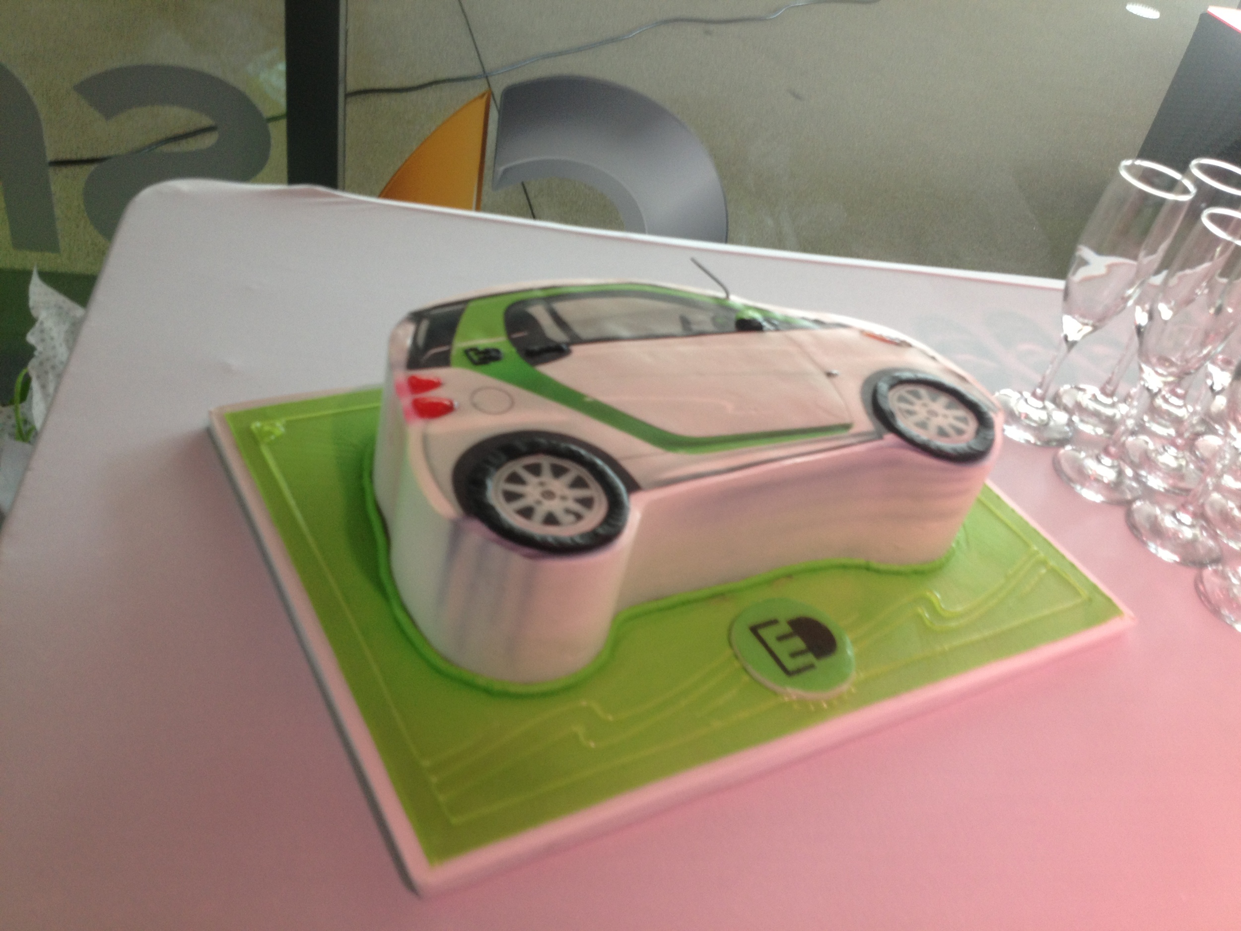 ​Smart Car Cake 