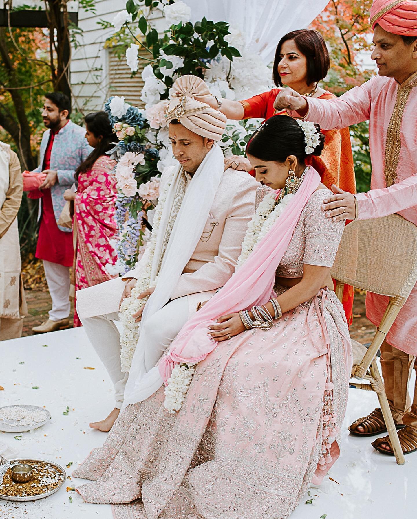 PRACHI +
JUAN had two celebrations &hellip; the first being this beautiful Indian ceremony. Can&rsquo;t get enough of these colours #beksmith 
.
.
#indianwedding #tradition #love #melbournewedding #destinationwedding #destinationweddingphotographer #