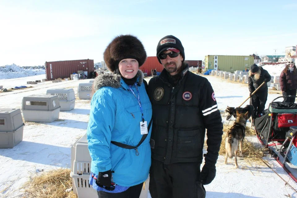 With Lance Mackey, four-time winner of the 1,000-mile Yukon Quest and four-time winner of the Iditarod Trail Sled Dog Race. Lance loves his dogs and shows genuine appreciation for his fans!