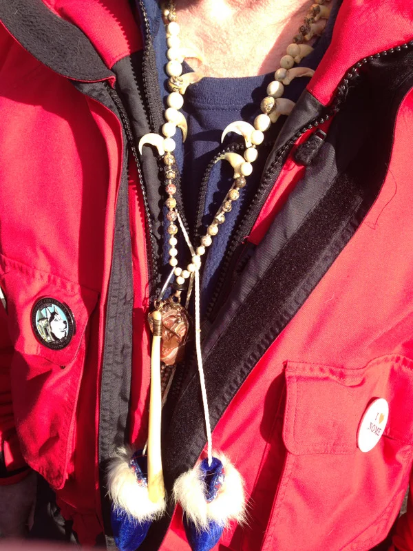 What's going on in this picture? Oh, a bunch o' ivory pearls, lynx claws, a whopper of an agate, and yes - an OOSIK.