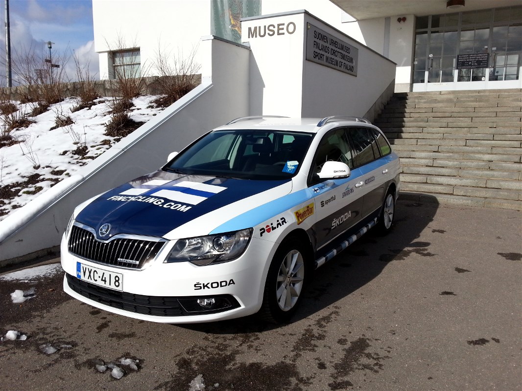 The Fincycling team car