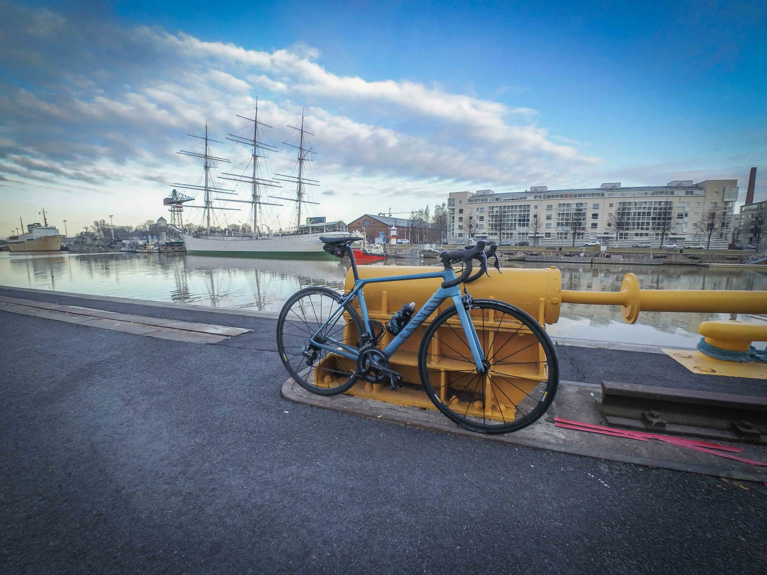 I also managed to do some pre-work rides in April, when the temperatures rose just above 0 degrees.