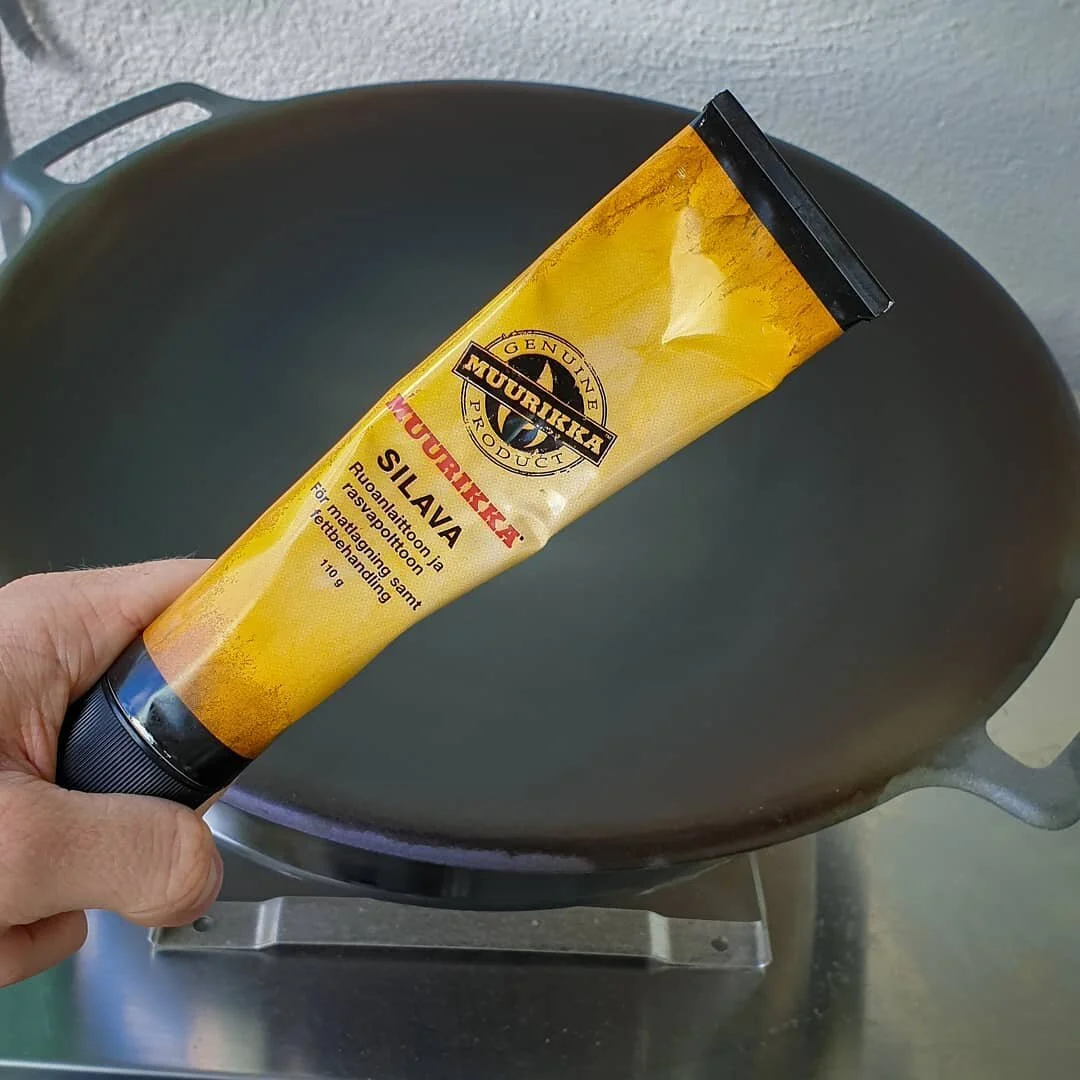 Some serious fat-burning exercise on the agenda today. Spent at least one hour just burning fat with @muurikkasuomi. #hardestjobintheworld #muurikka #burningfat