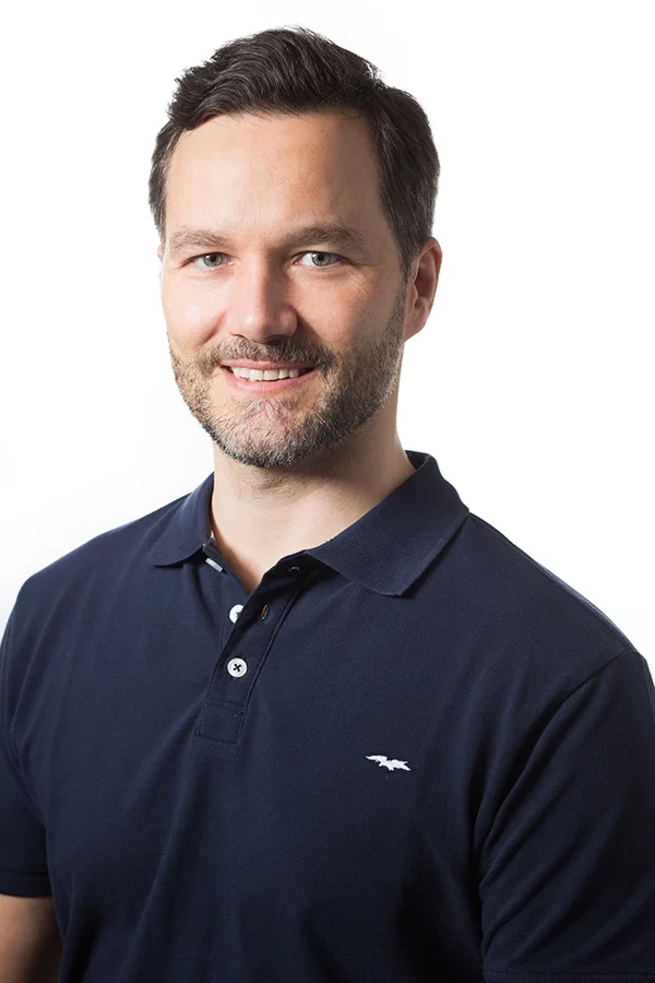 Johan Klingstam I.M.C CHEK Practitioner, Level 1 Lic. Personlig Tränare Lic. Korrektiv Funktionell Tränare Licensed CHEK Professional Postural Alignment Specialist Lic. Idrottsmassör/massageterapeut Master of Chiropractic, Ackermann Institutet Examen i Ortopedisk Medicin / Idrottsmedicin CHEK Holistic Life Coach, Level 1 Dipl. Personlig Mental Tränare