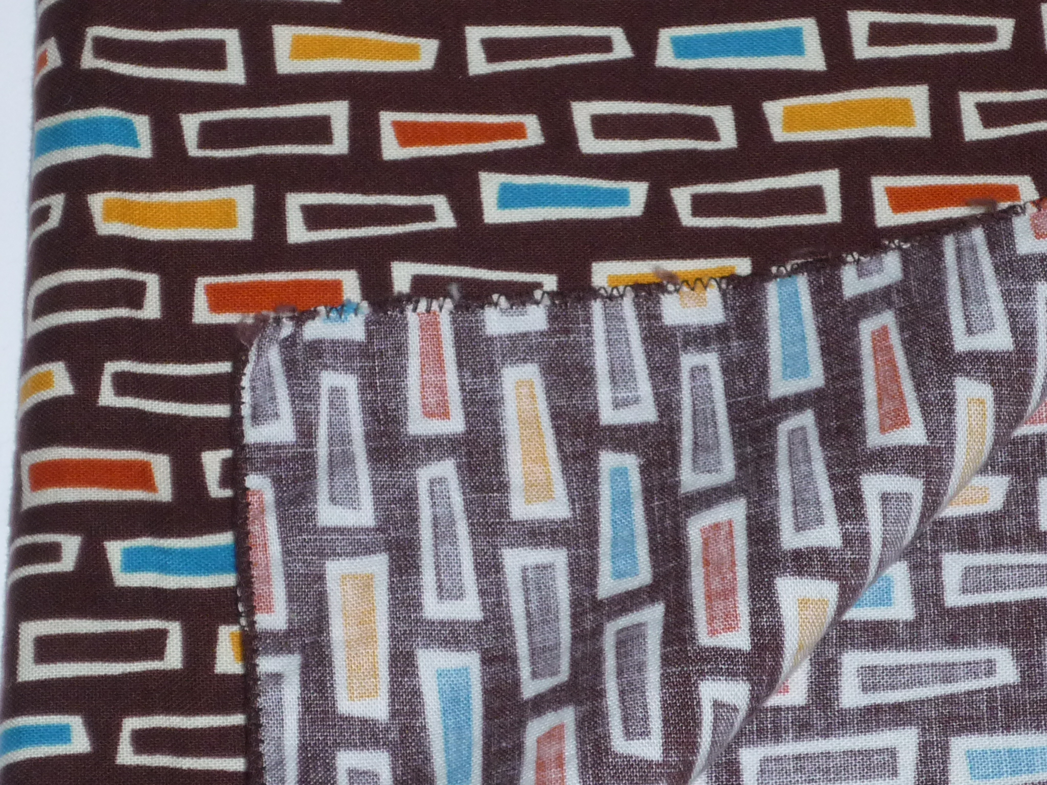 brownbricks_closeup.jpg