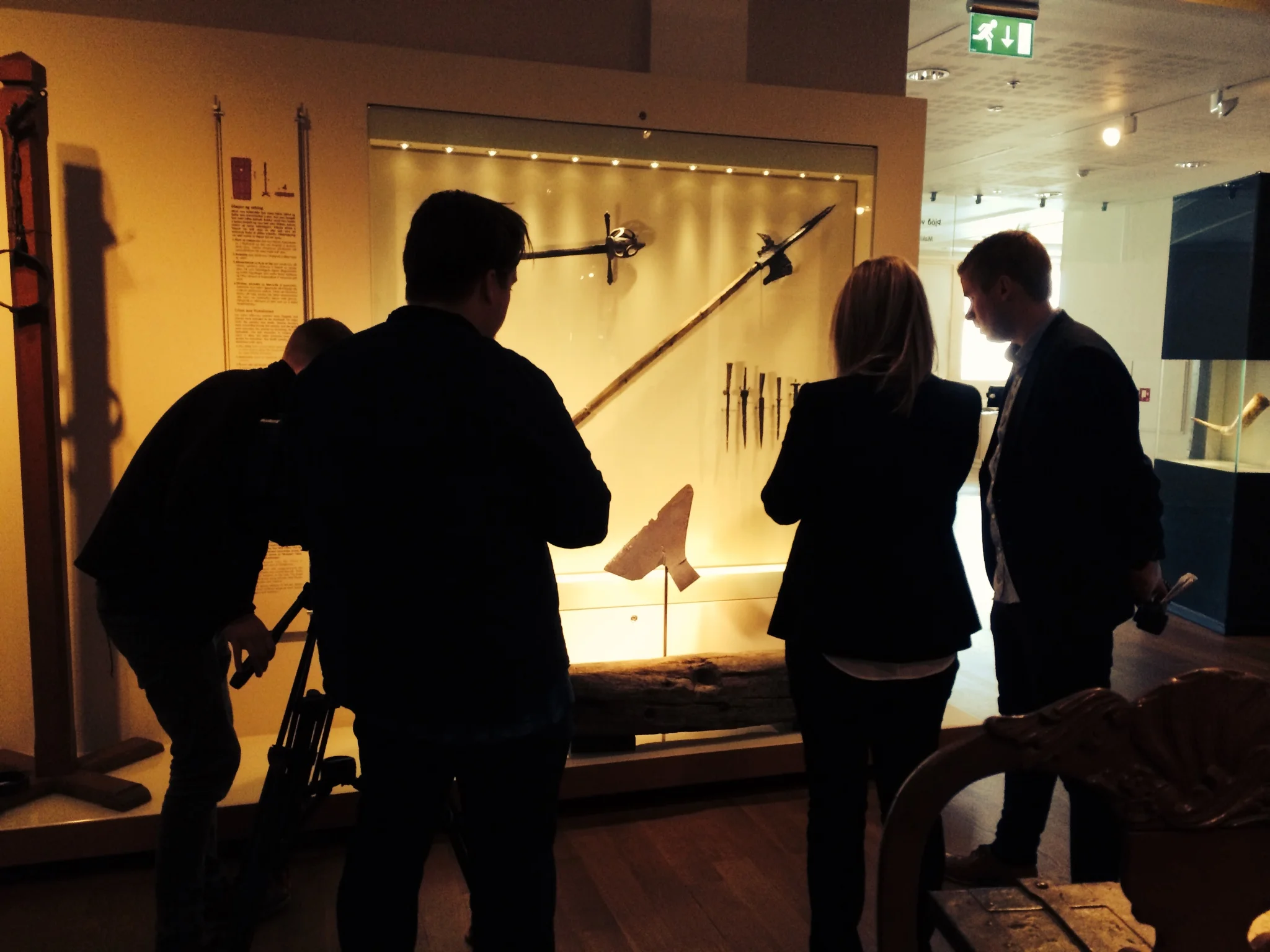 Viewing the axe and block used in Agnes Magnúsdóttir's execution. These items are held in the Þjóðminjasafn in Reykjavík.