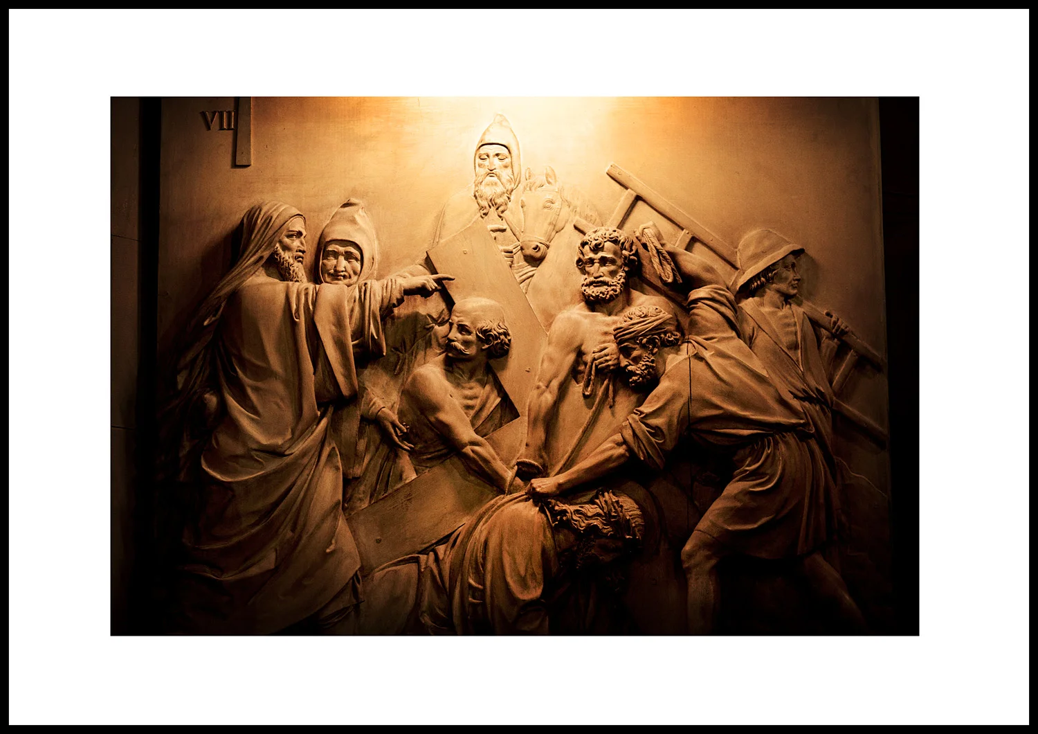 One of many dramatic depictions tucked away in the side chapel... (50mm lens, 250th/F2, 1600asa)