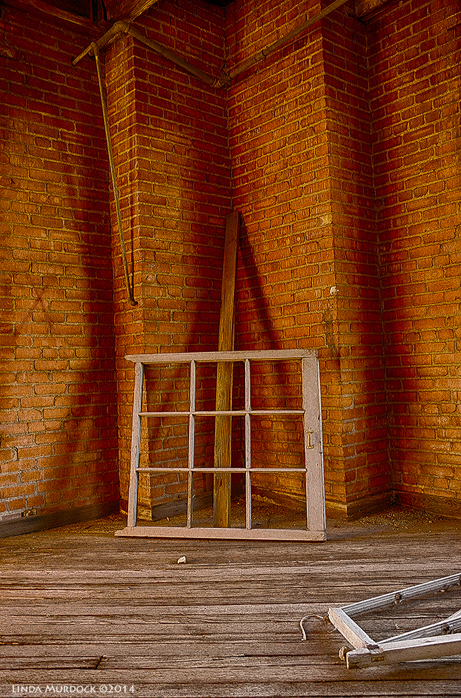 Angles and squares Sony A77 II with 16-50mm DT 1/100 sec. f/3.2 ISO 1000