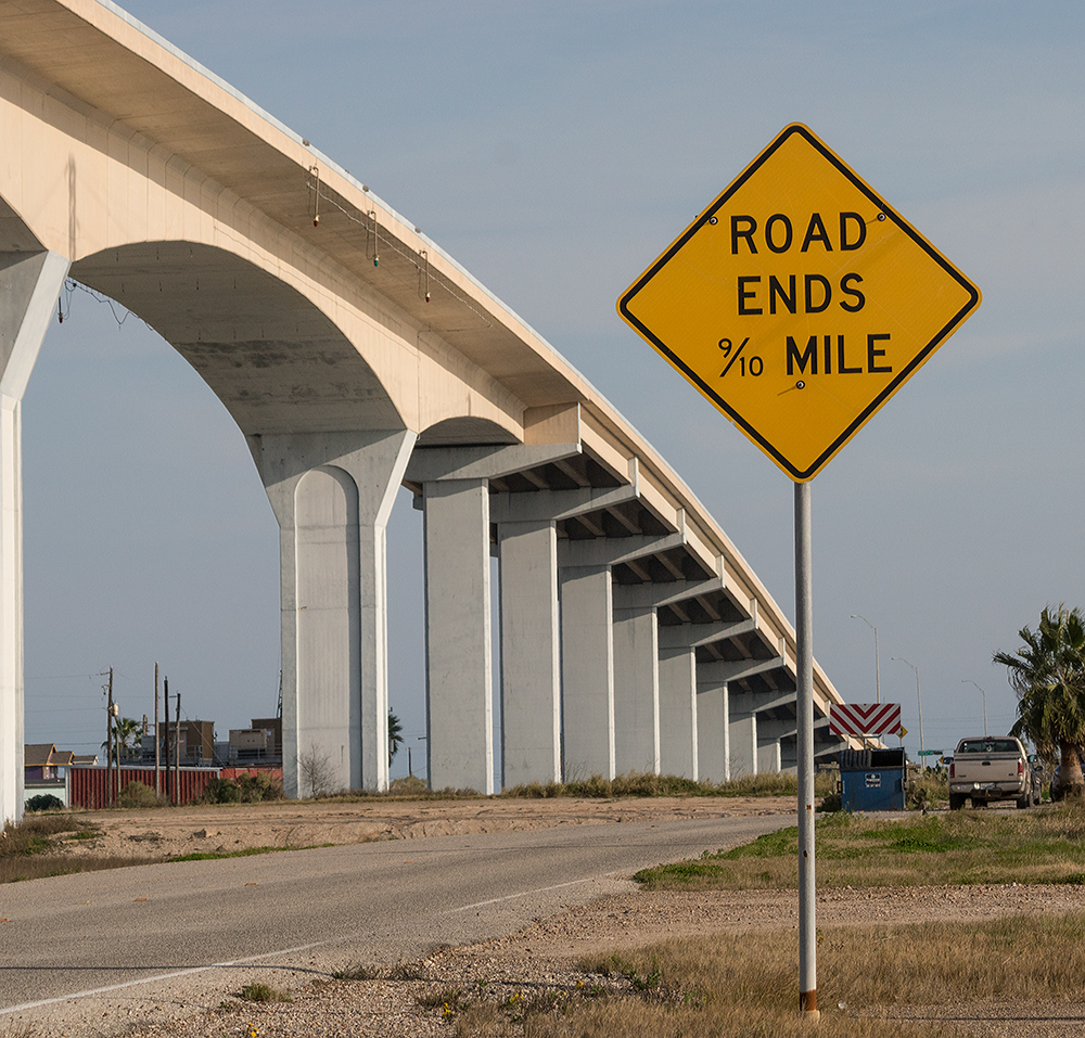 Don't you admire the precision of our Texas Highway Department? Sony A77II with Sony 70-400 G2 f/9.0 1/1250 sec ISO 400