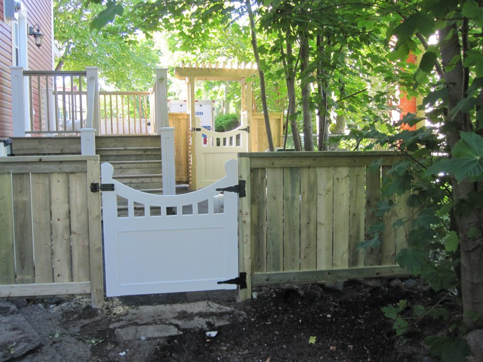 Step Arbour and Gate.jpg