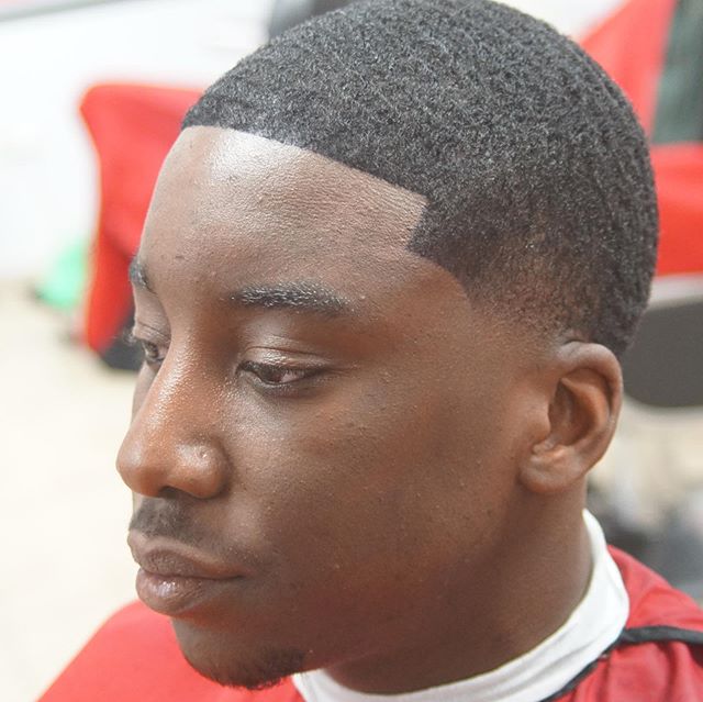Tapered by dec 
#barber #barbershop #4k #sony #barberlife #barbershopconnect #ukbarbershop #clipperking #ukbarbershopconnect #ukmasterbarbers #Manchesterbarber #Manchester #masterbarber #shavette #andisslimlineprolithium #andisclippers #babylisspro #