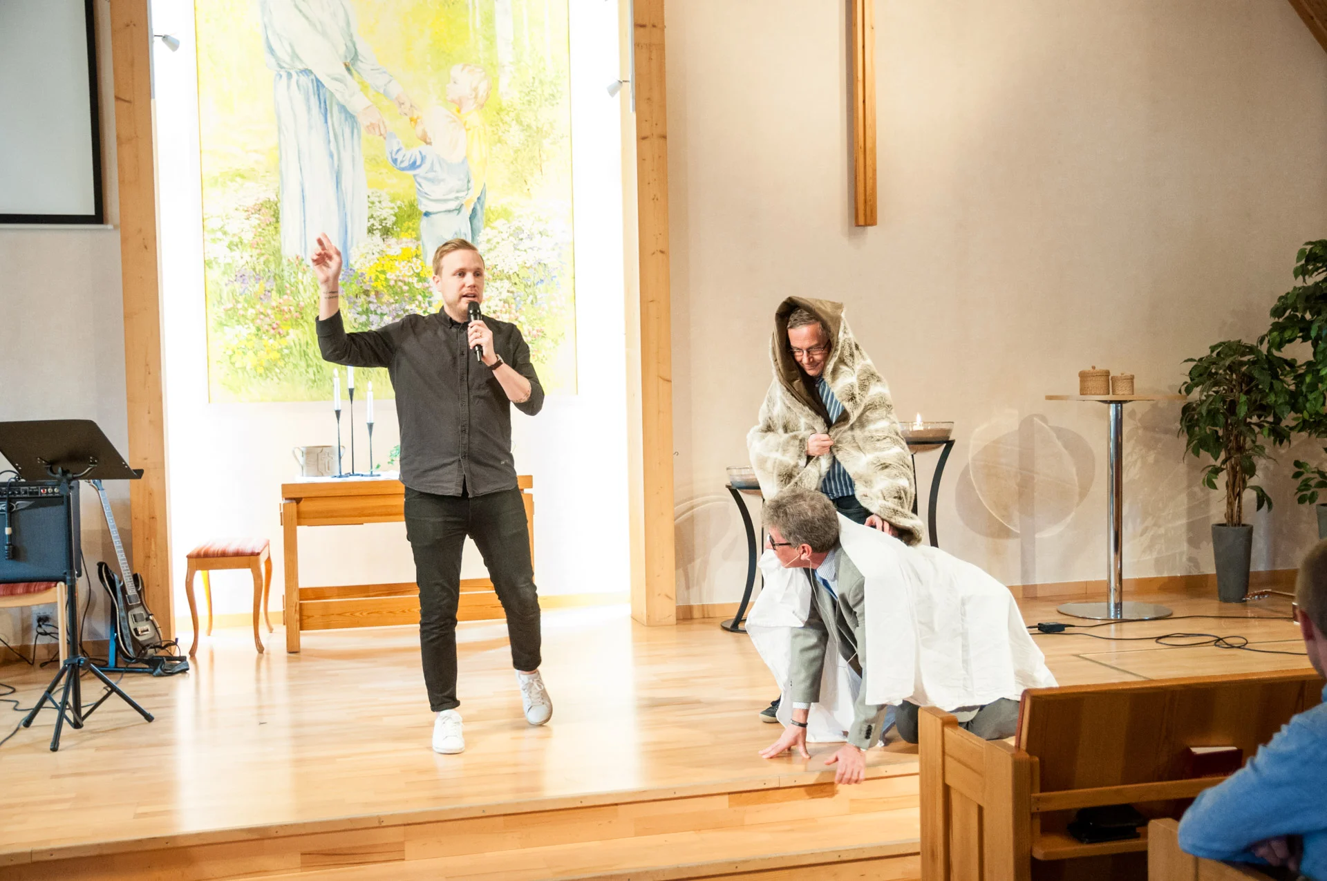 Gudstjänst med God moves, Jennyz och Emil Thelin