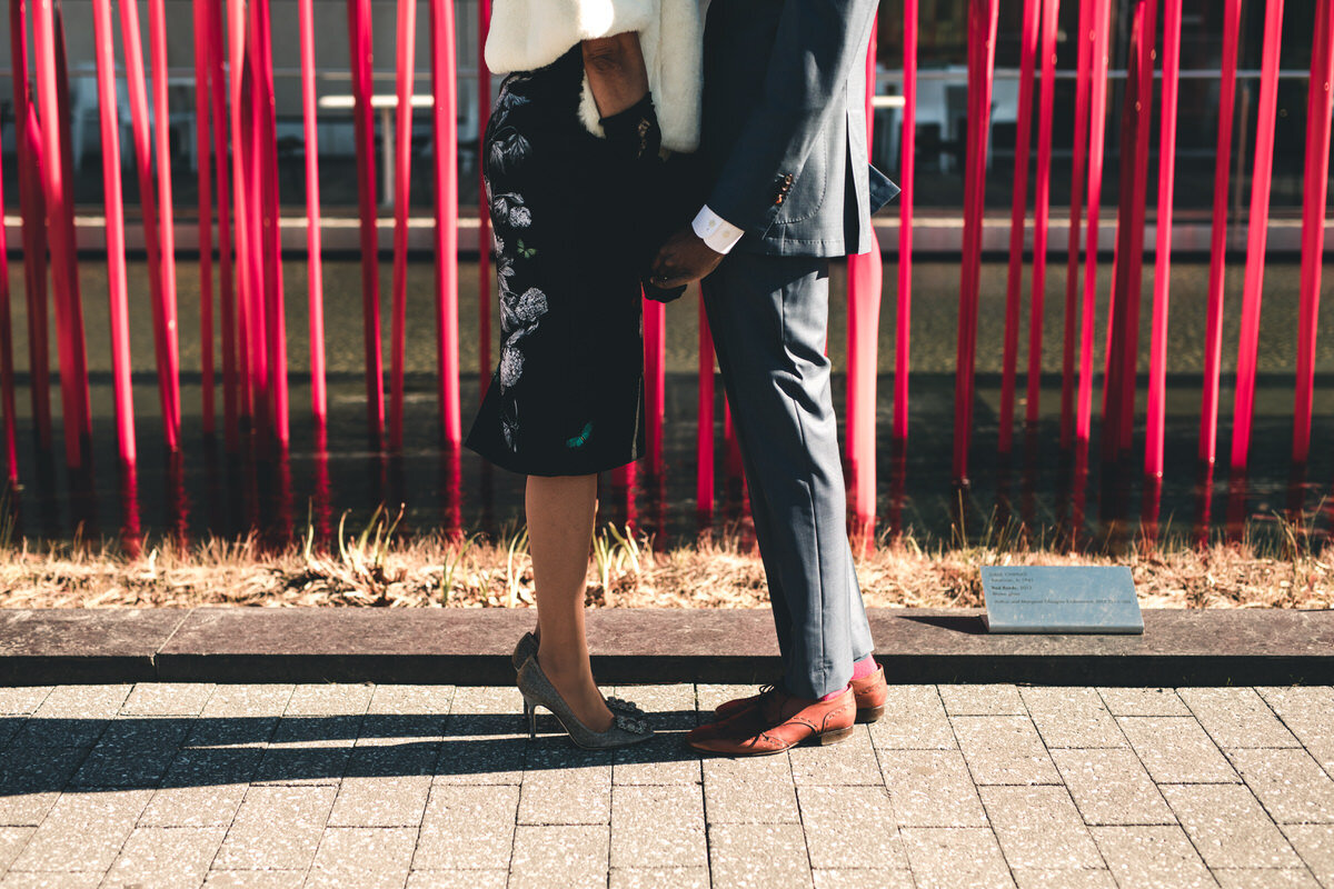  Couple outside at the VMFA in Richmond, VA , photo by Carly Romeo 