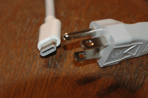 Mac_Mini_Power_Cord_resized1.jpg