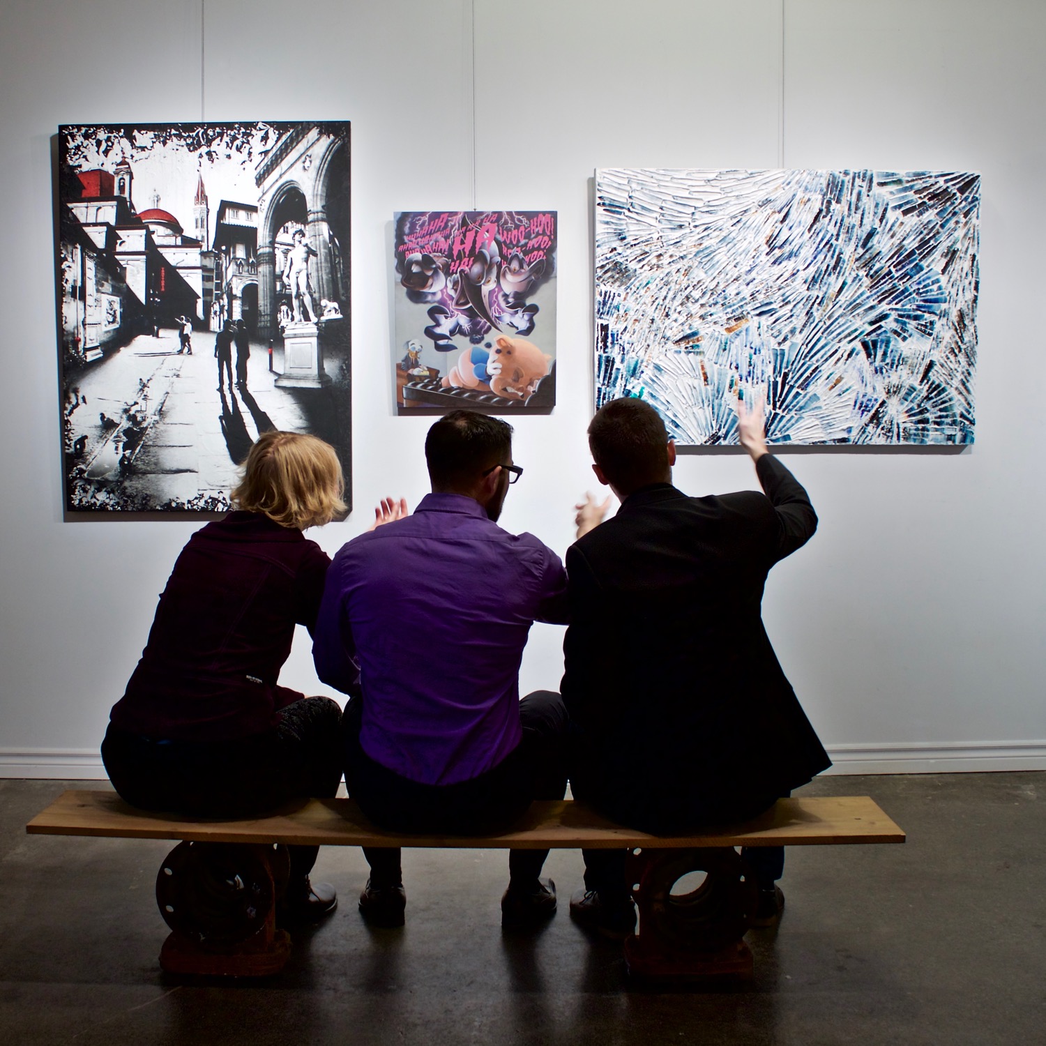 Les trois artistes émergents montréalais Denise Buisman Pilger, Jono Doiron et Louis-Bernard St-Jean et leurs œuvres respectives