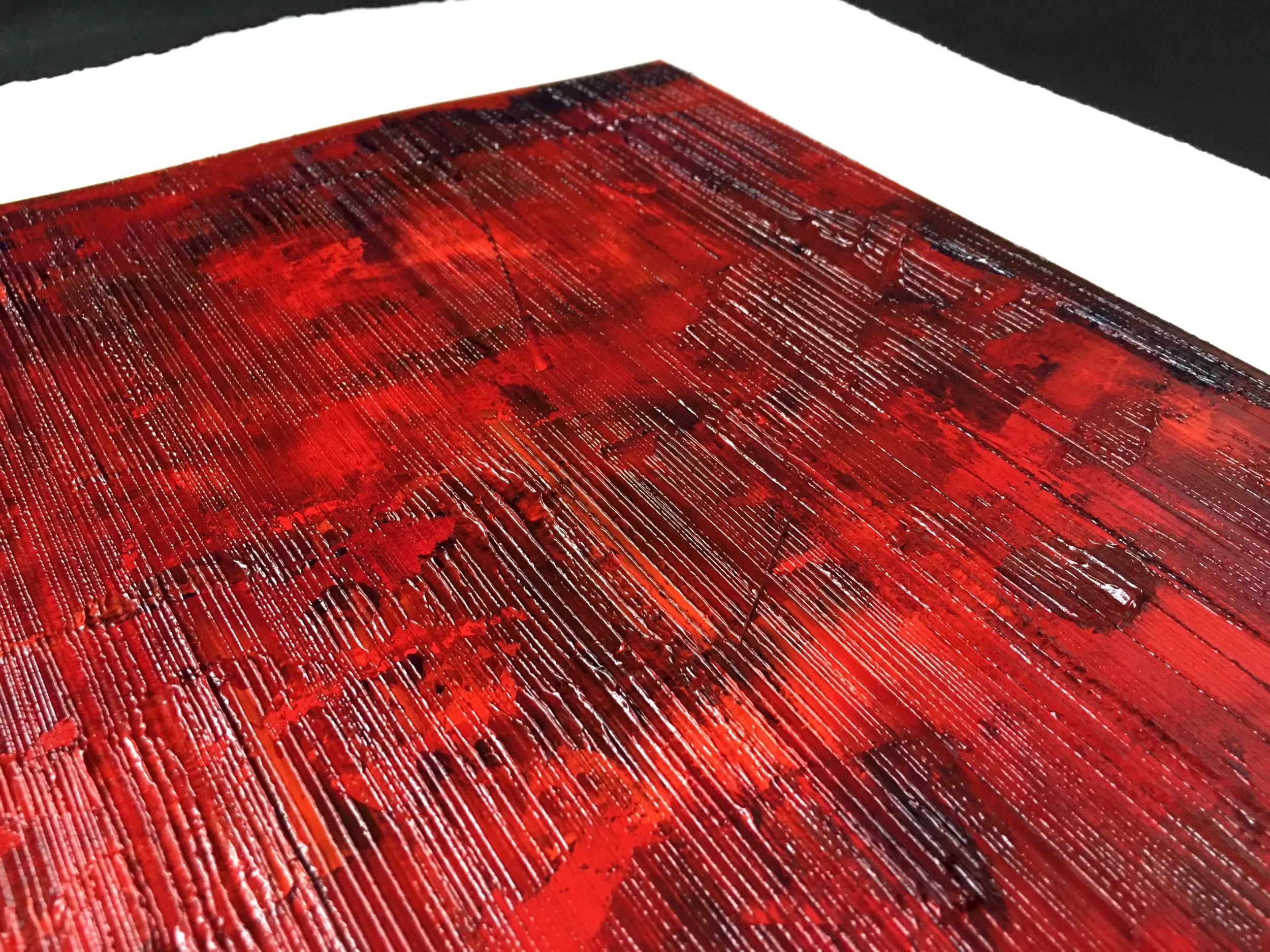 Vue de la surface de l'œuvre sur papier intitulée «Devenir Immortel» montrant la texture
