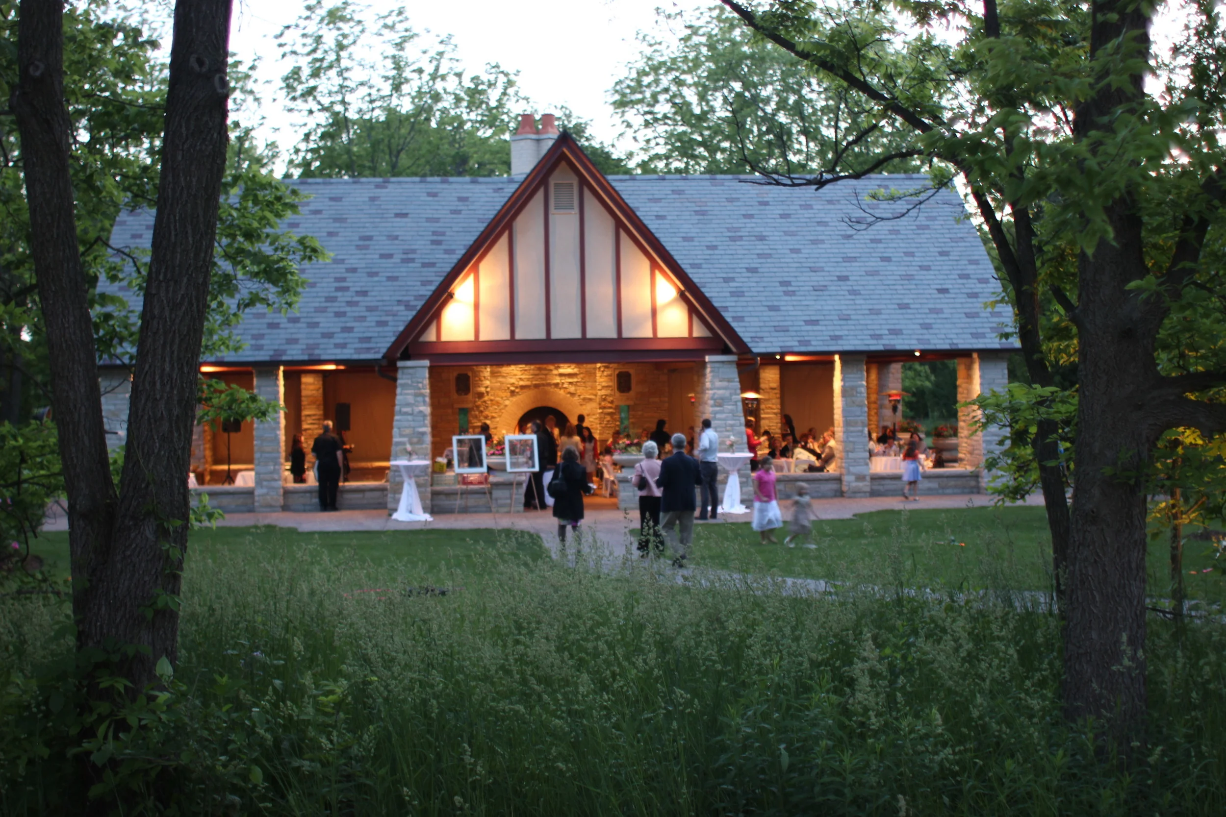 Fotio at the Grove Redfield Estate for Elizabeth and Warren's Wedding