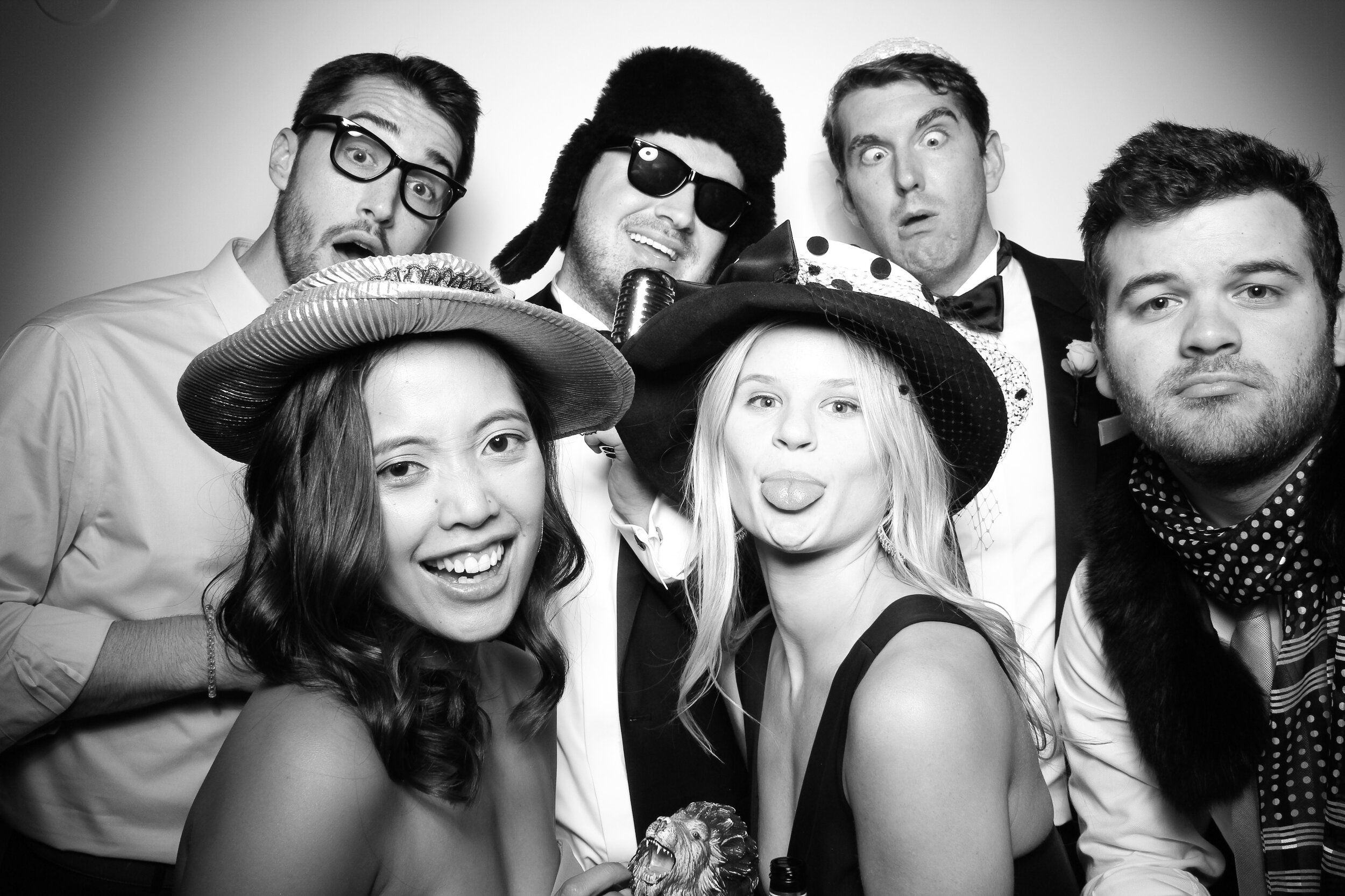 Chicago_Vintage_Wedding_Photobooth_15.jpg