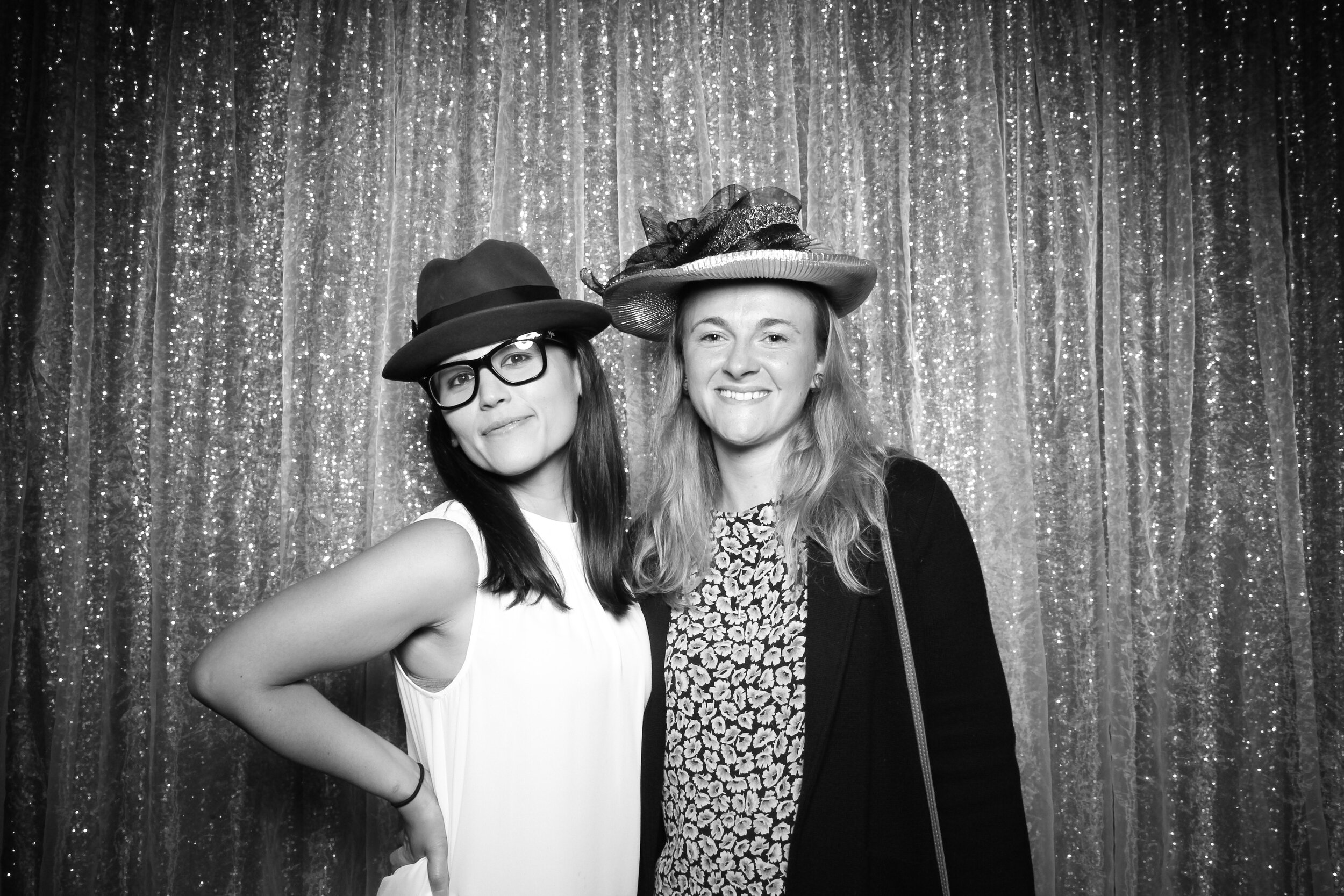 Chicago_Vintage_Wedding_Photobooth_House_of_Blues_03.jpg