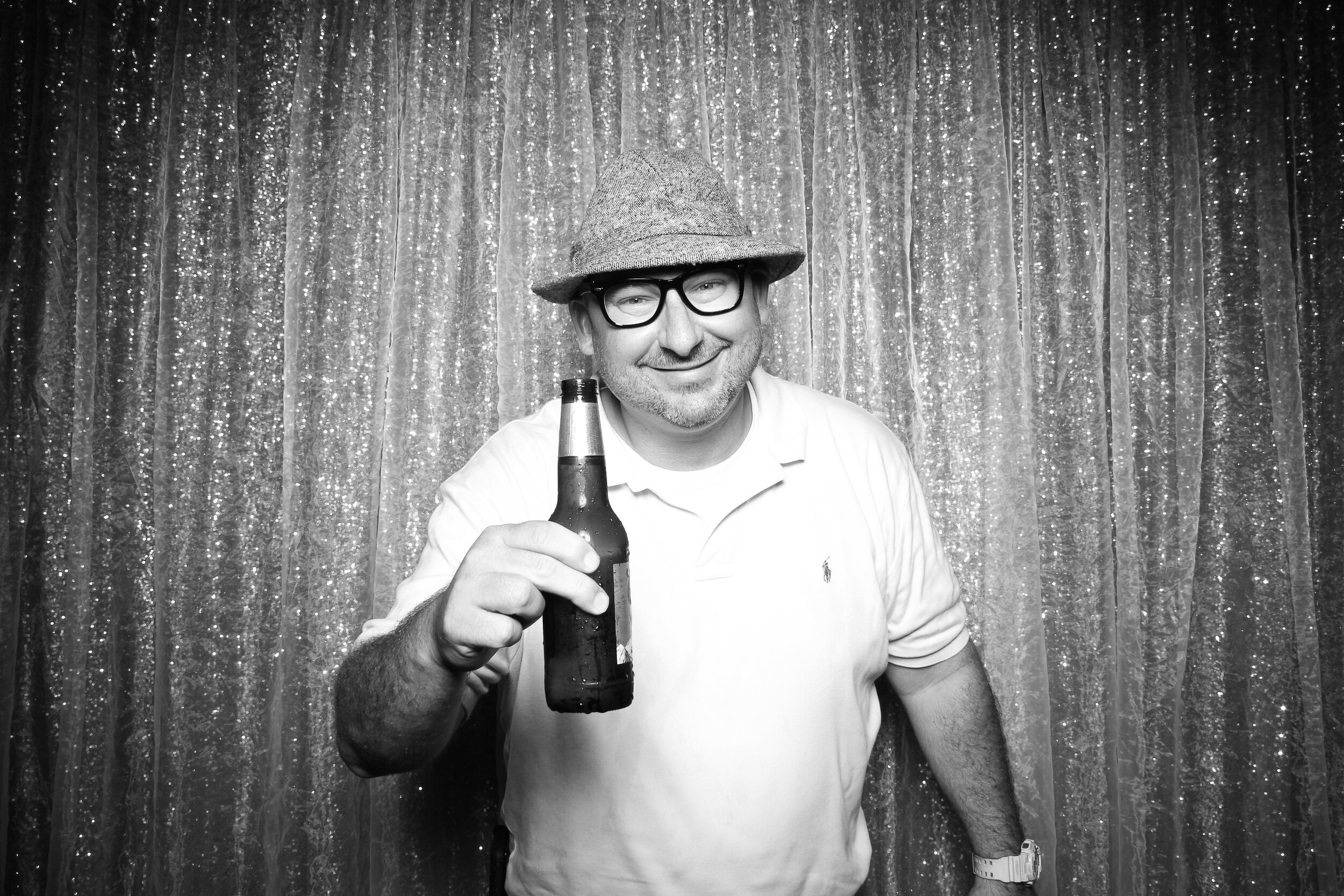 Chicago_Vintage_Wedding_Photobooth_House_of_Blues_06.jpg