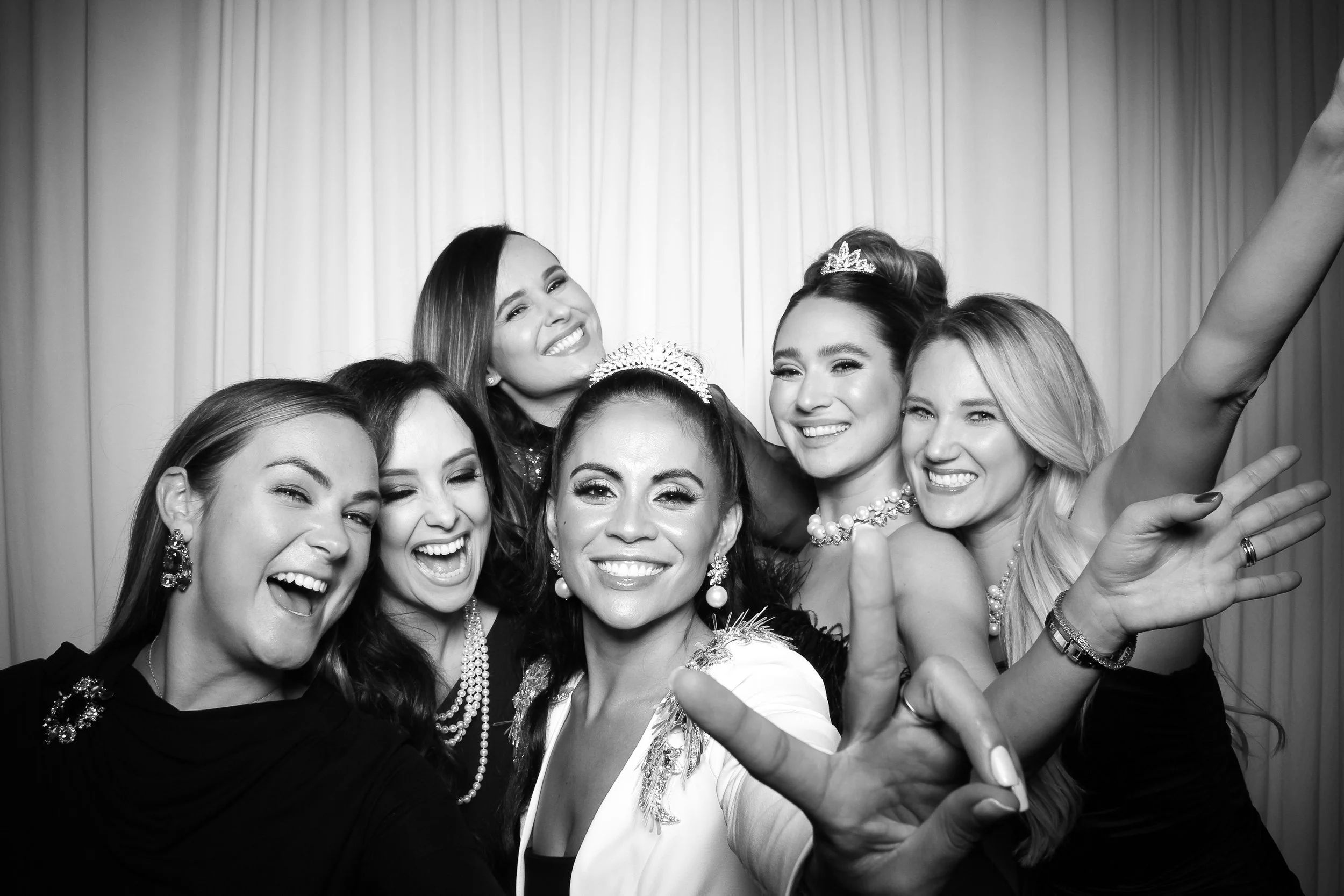 Fotio-Chicago-Alpine-Banquet-Bridal-Shower-Bride-Photography-Vintage-PhotoBooth-Corporate-20.jpg