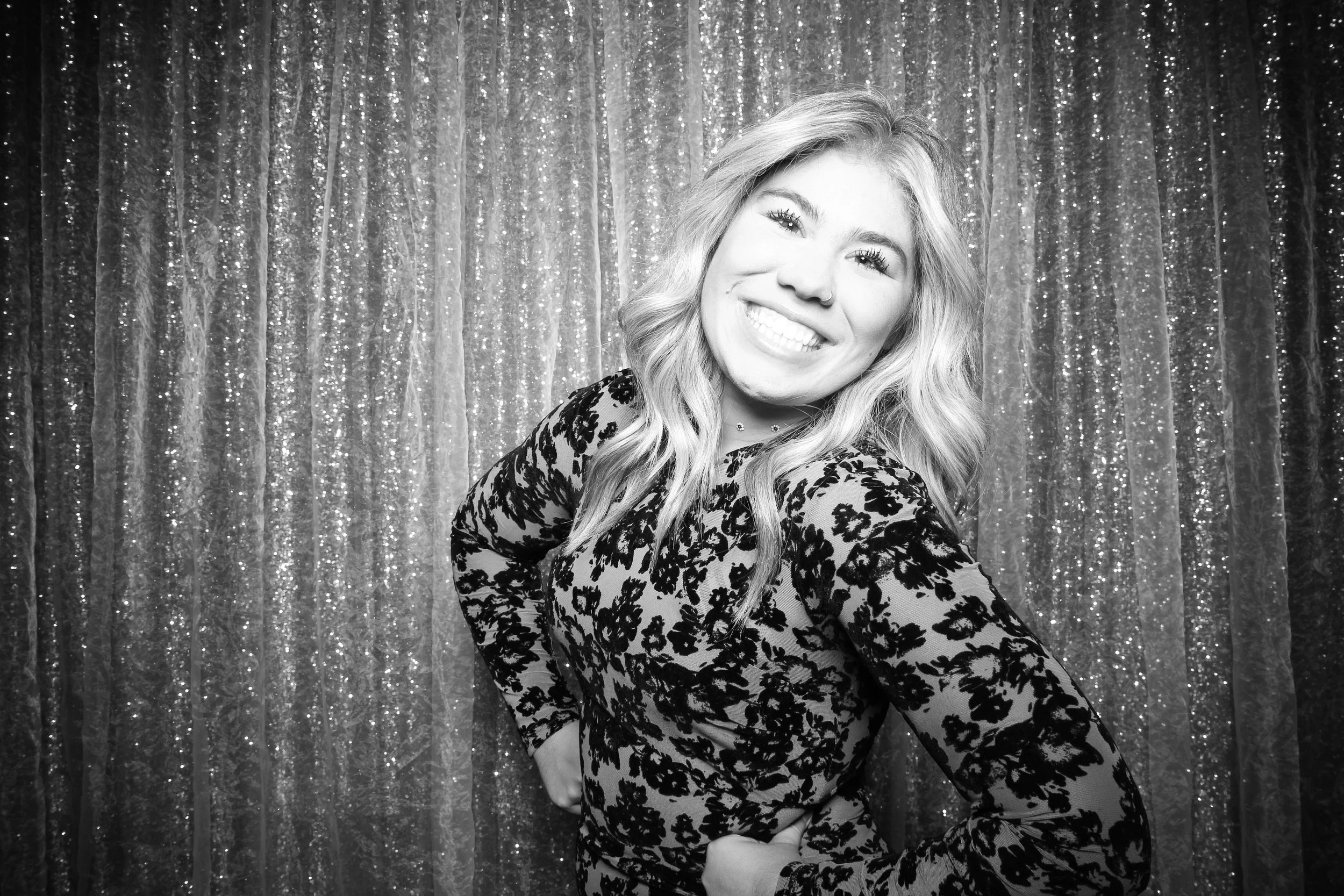 Santo_Cielo_Naperville_Holiday_Party_Photo_Booth_03.jpg