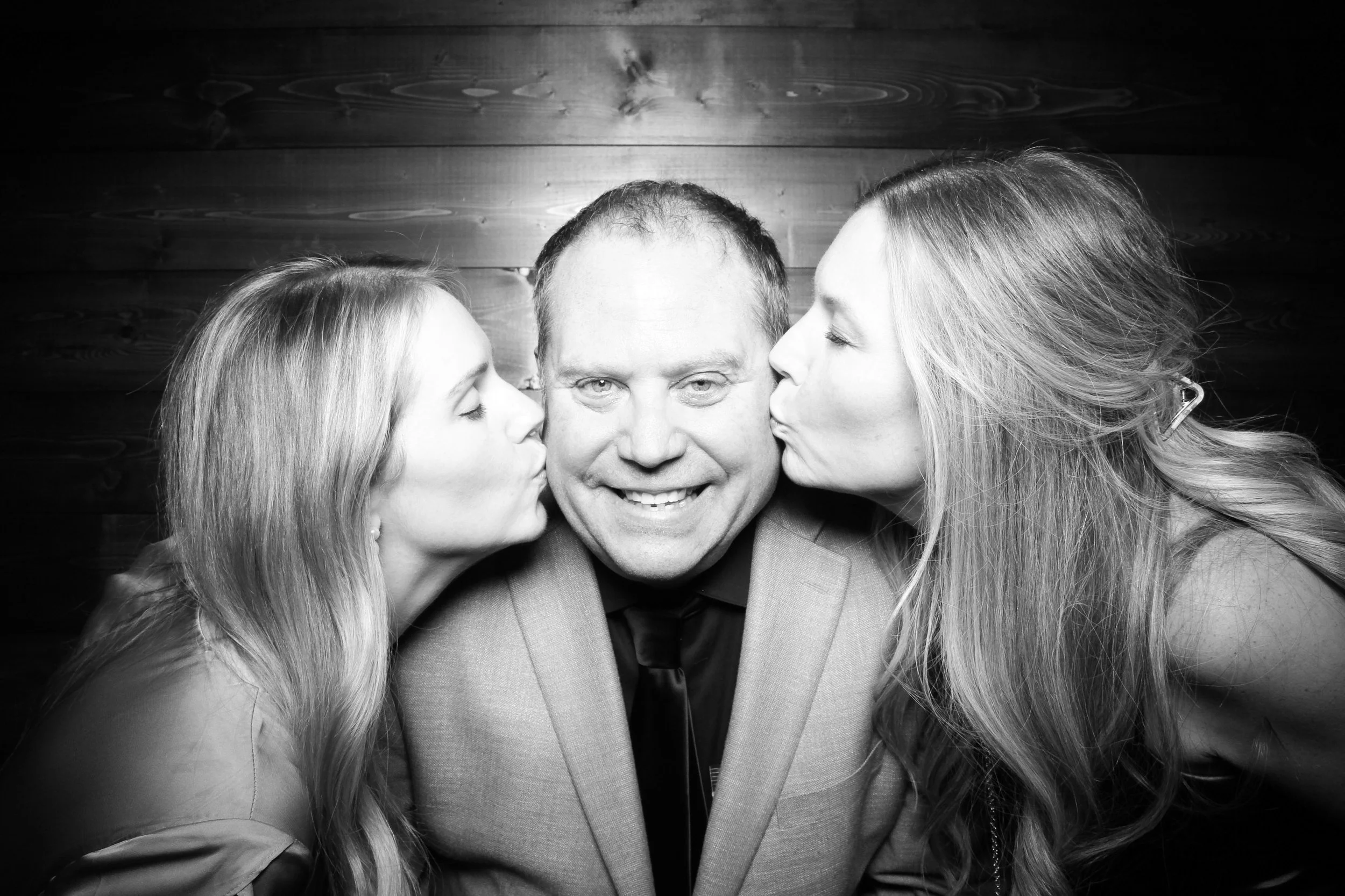 fotio-round-lake-wisconsin-photobooth-chicago-holiday-party-photographer-12.jpg