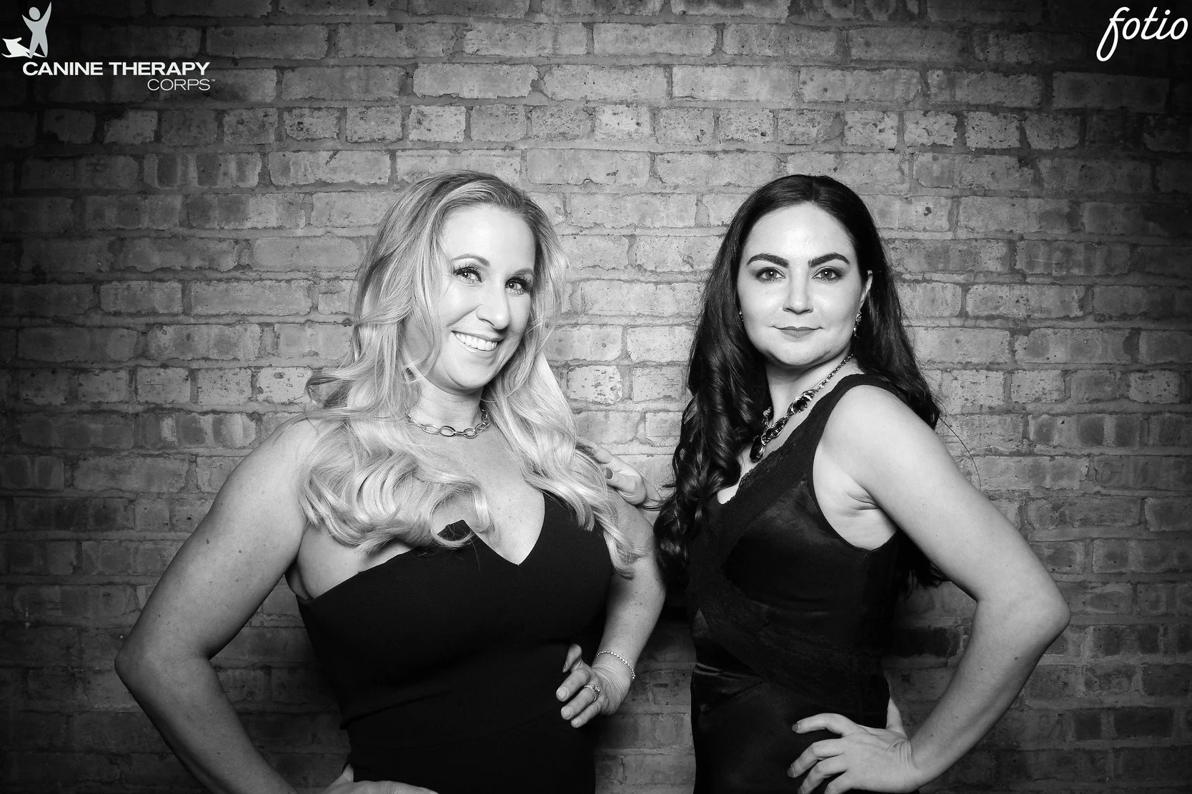 4fotio-revel-photobooth-canine-therapy-corps-gala.jpg