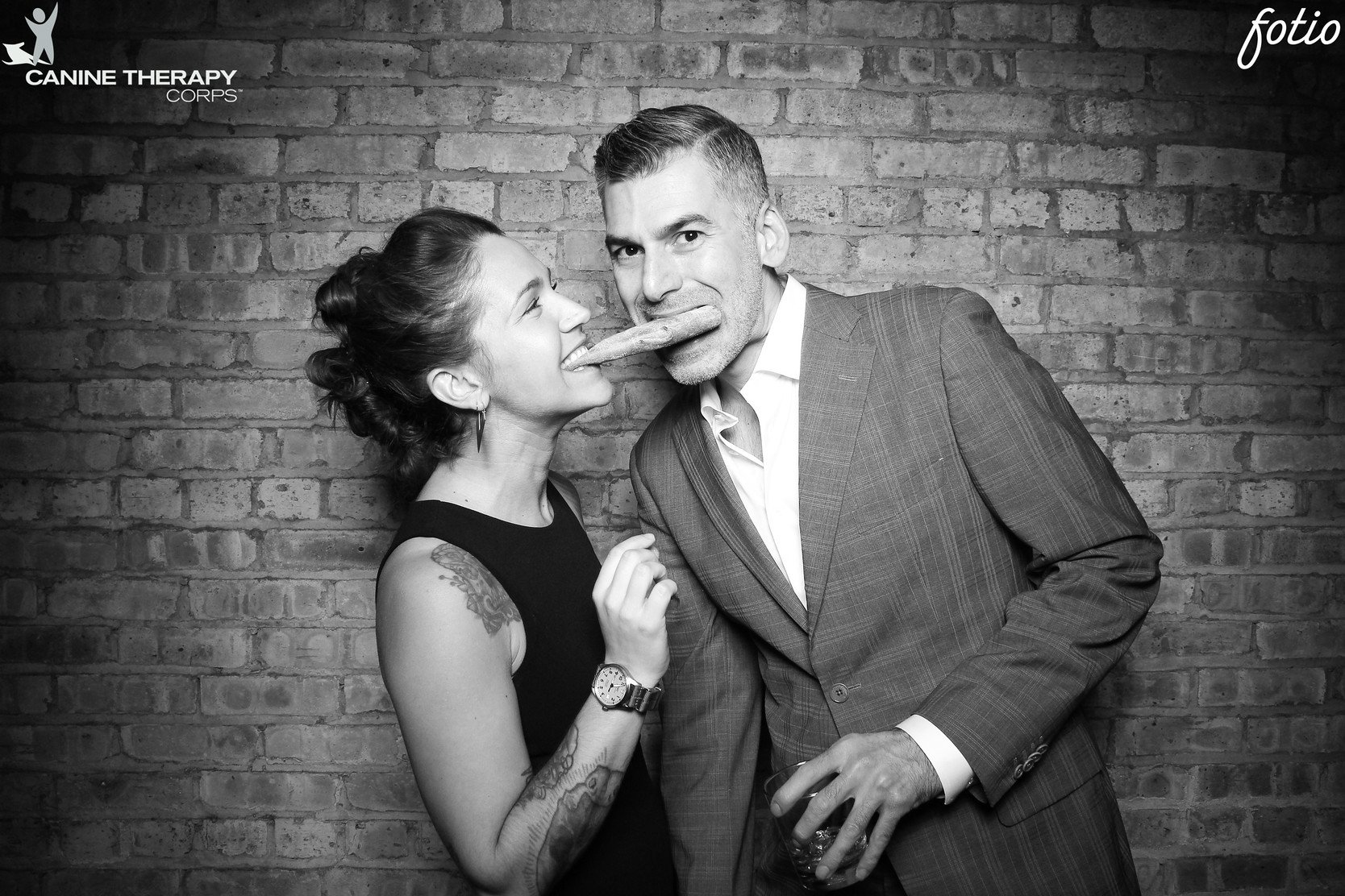 6fotio-revel-photobooth-canine-therapy-corps-gala.jpg