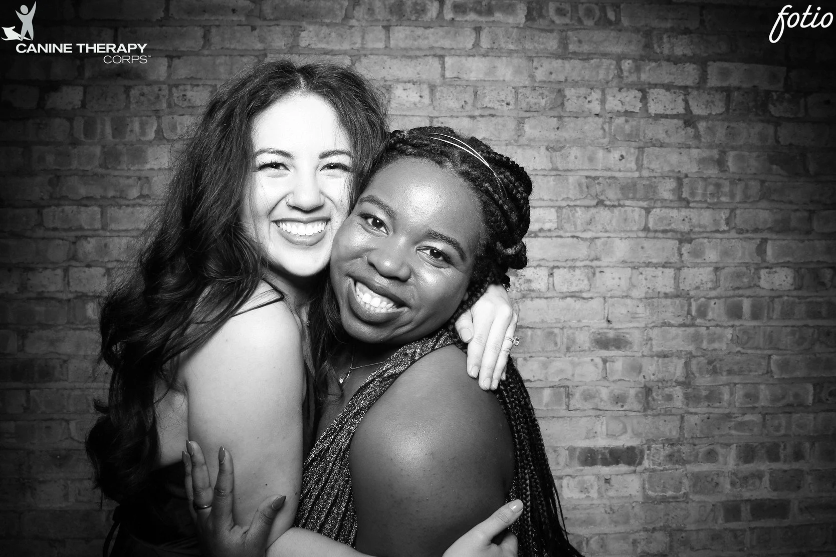 13fotio-revel-photobooth-canine-therapy-corps-gala.jpg