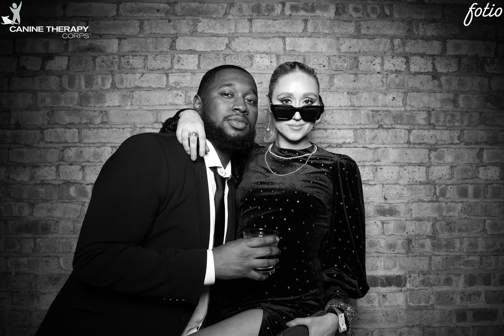 16fotio-revel-photobooth-canine-therapy-corps-gala.jpg