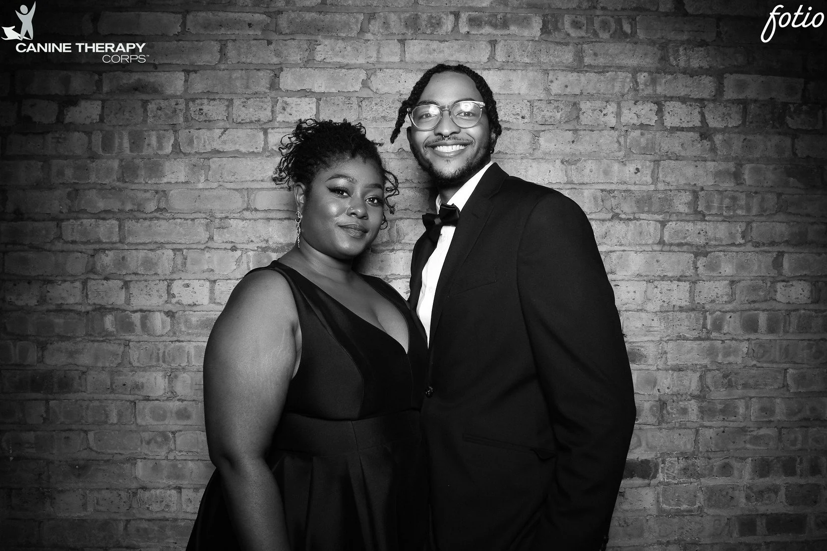 21fotio-revel-photobooth-canine-therapy-corps-gala.jpg