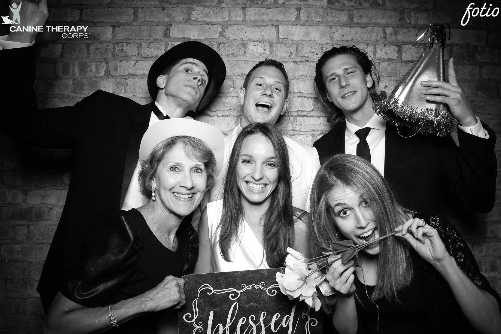 22fotio-revel-photobooth-canine-therapy-corps-gala.jpg