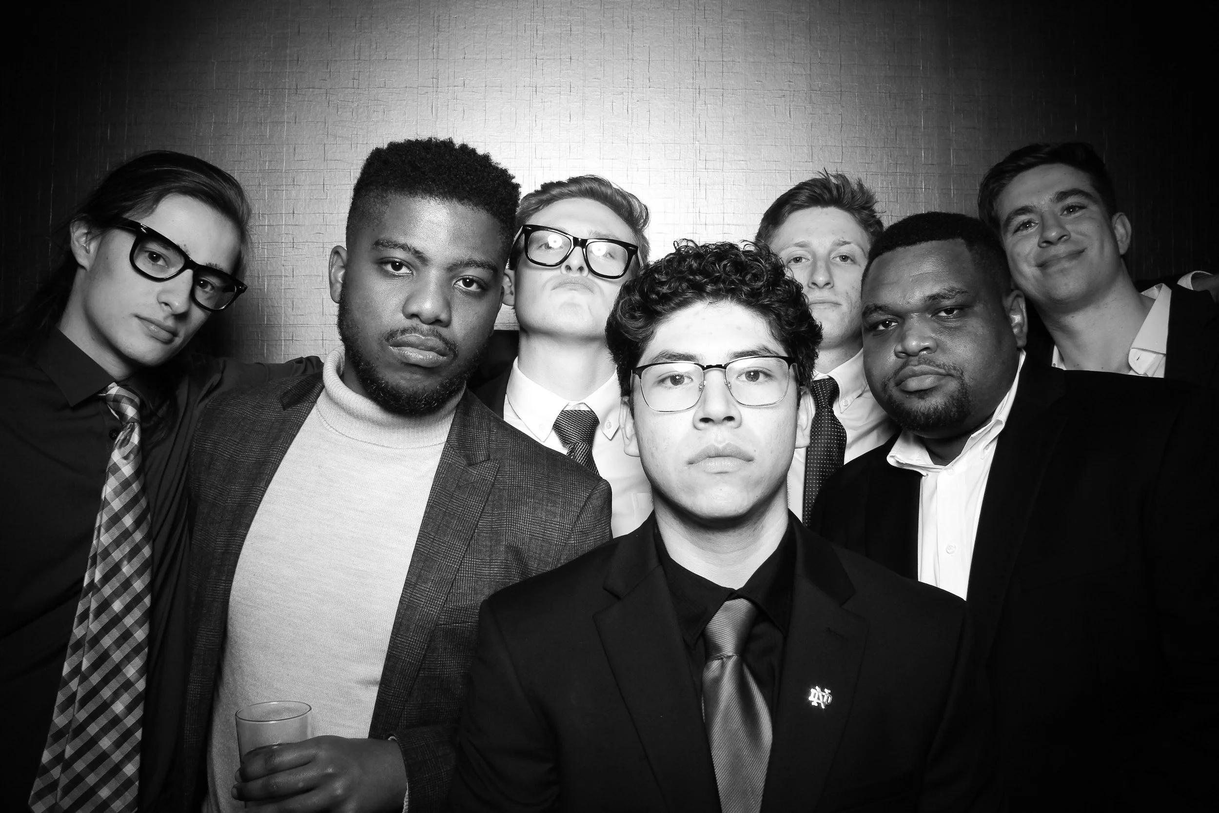 fotio-photobooth-willis-tower-notre-dame-business-school-photographer-portrait-11.jpg