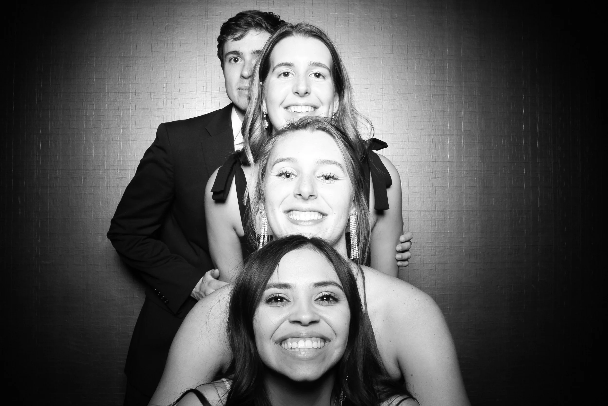 fotio-photobooth-willis-tower-notre-dame-business-school-photographer-portrait-22.jpg