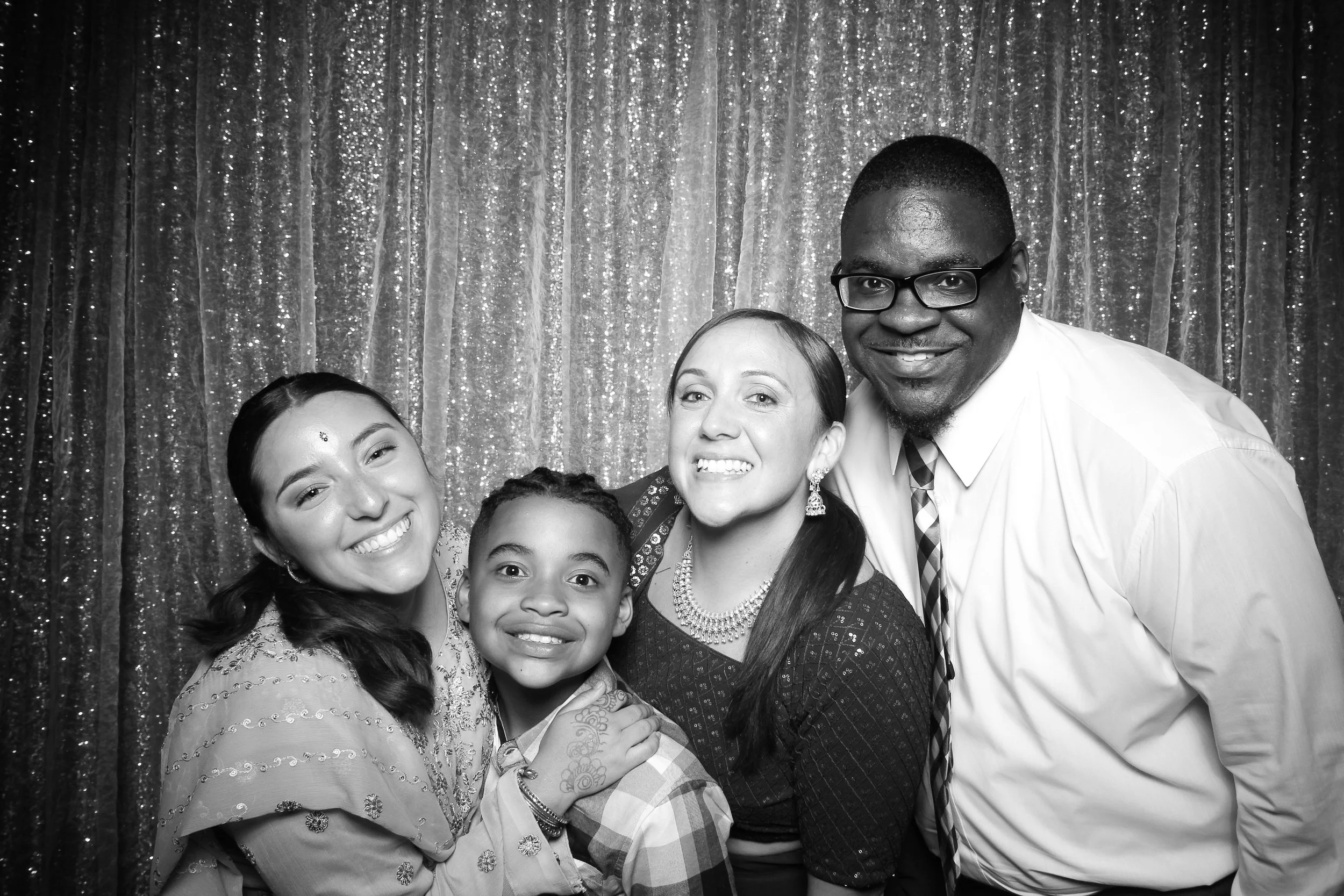 Fotio_Photo_Booth_Willowbrook_Family_Large_Wedding_Fun_Chicago_Suburb_Friends_Sequins_Backdrop_Bride_Groom_15.jpg