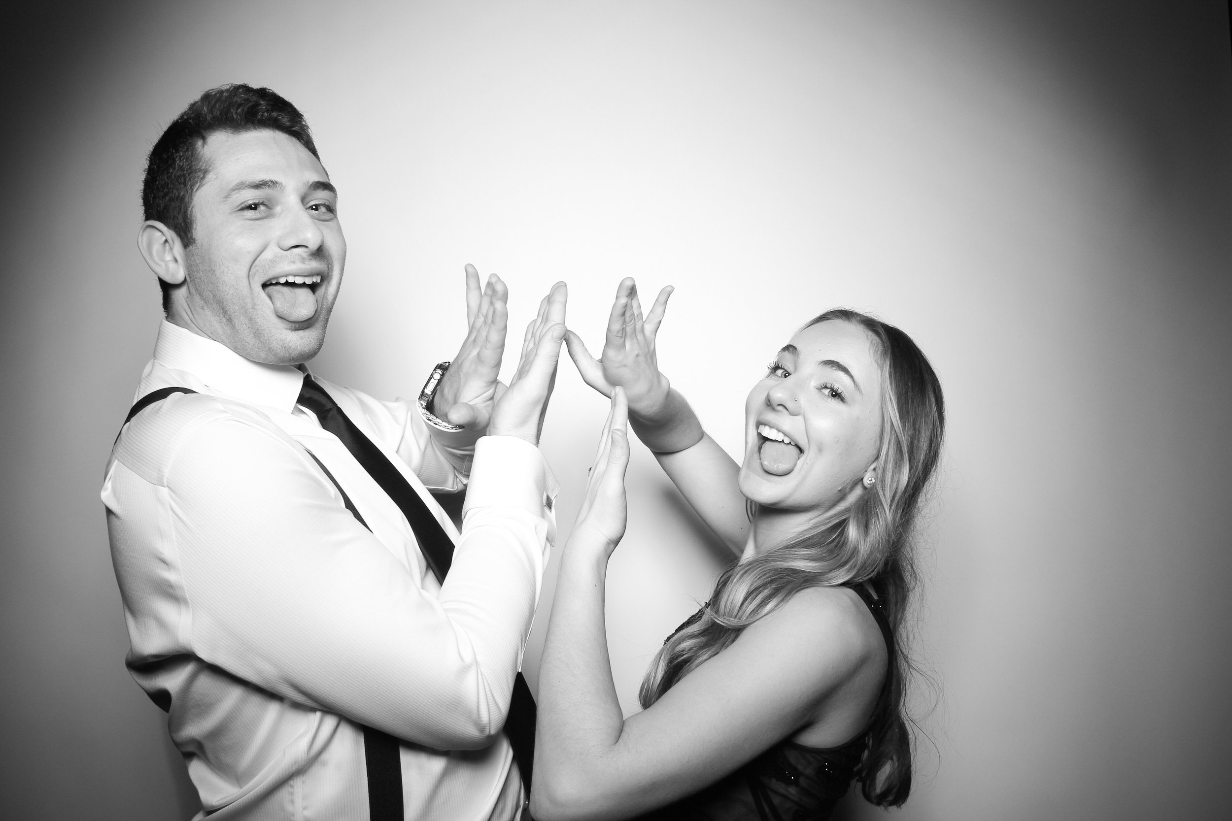 Black_and_White_Glamour_Booth_Chicago_Union_League_Club_Wedding_021.jpg