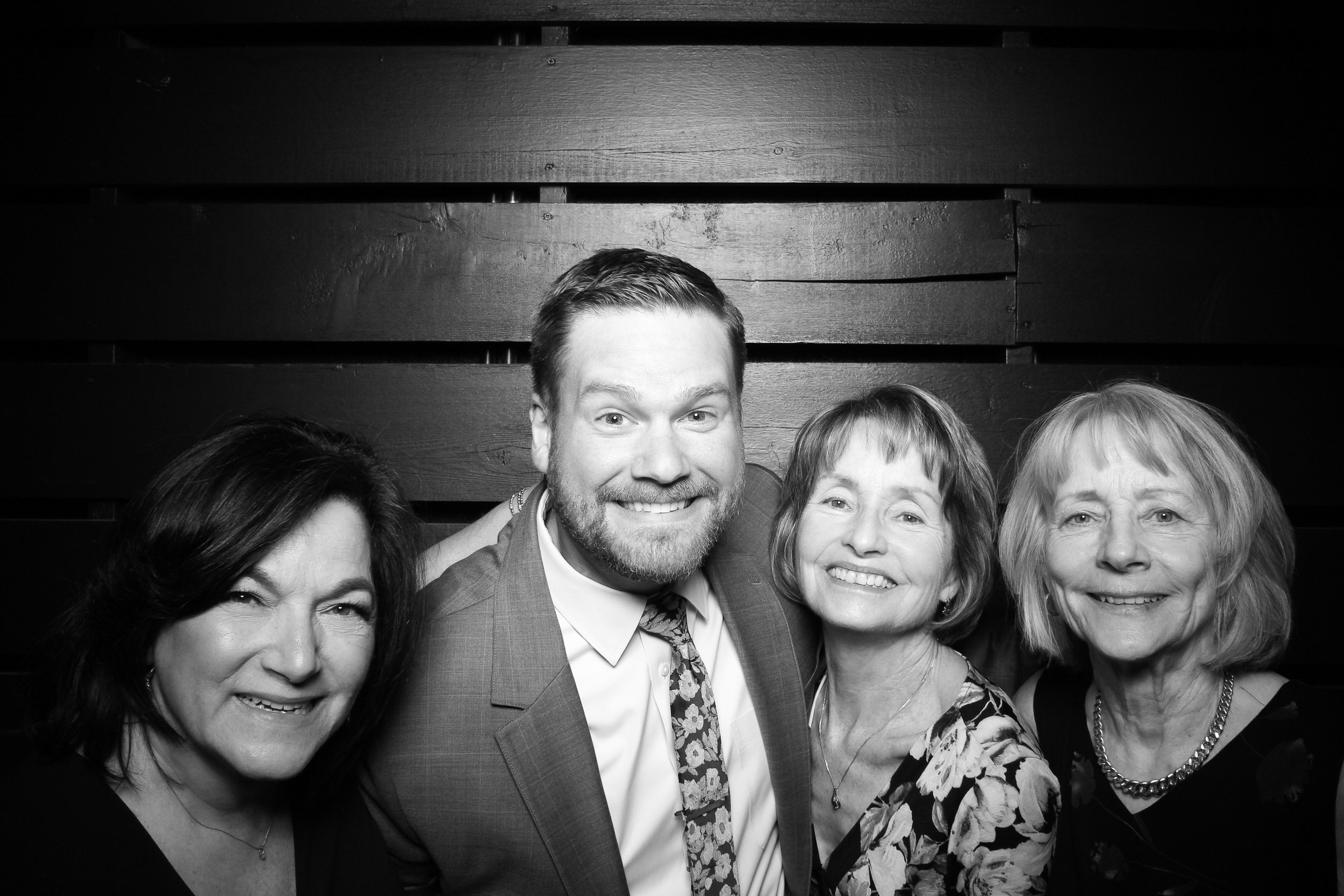 Fotio_Photo_Booth_Chicago_Winery_Clark_Street_Party_Family_Fun_Terrace_Superfans_River_North_06.jpg
