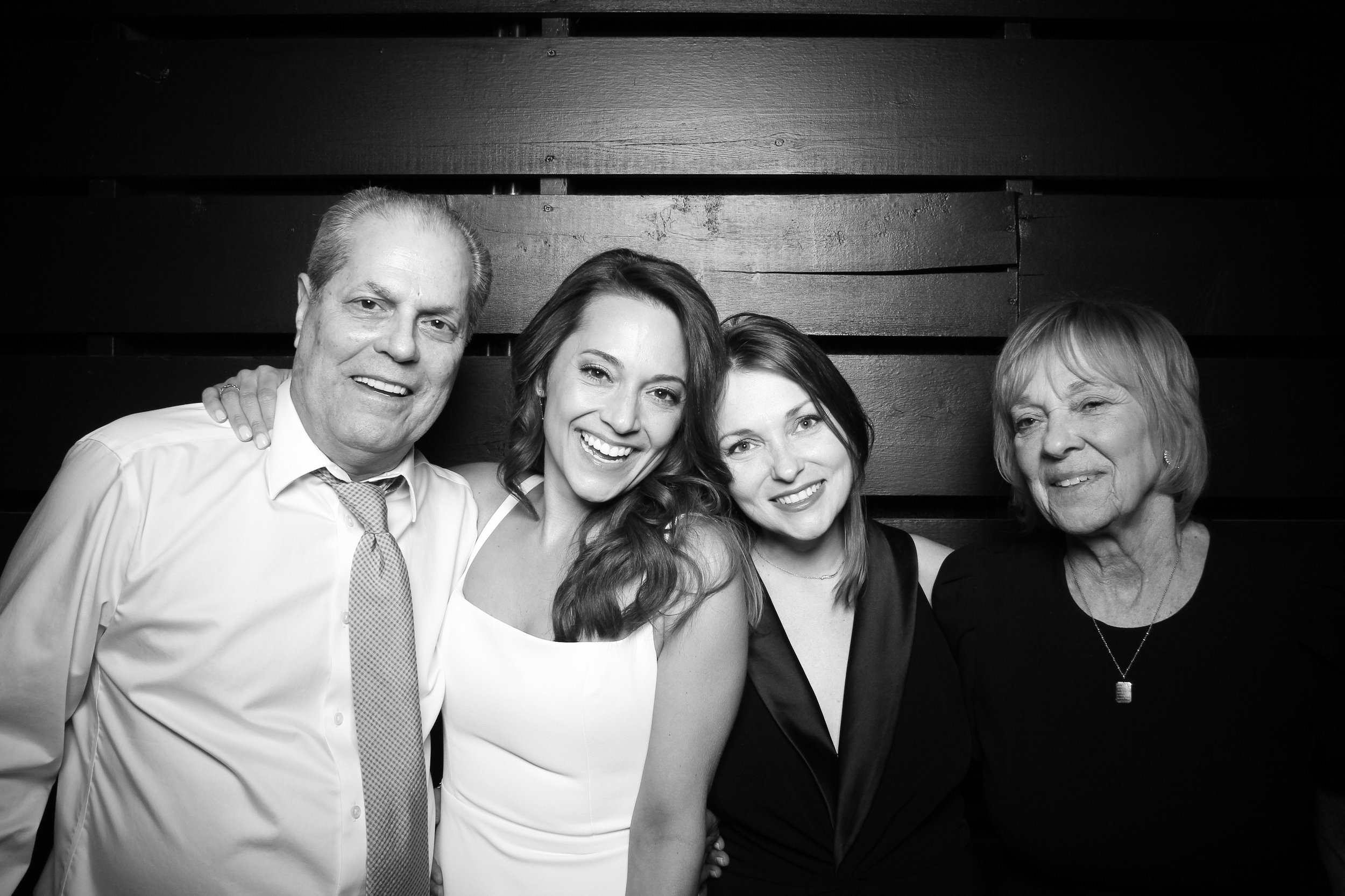 Fotio_Photo_Booth_Chicago_Winery_Clark_Street_Party_Family_Fun_Terrace_Superfans_River_North_09.jpg