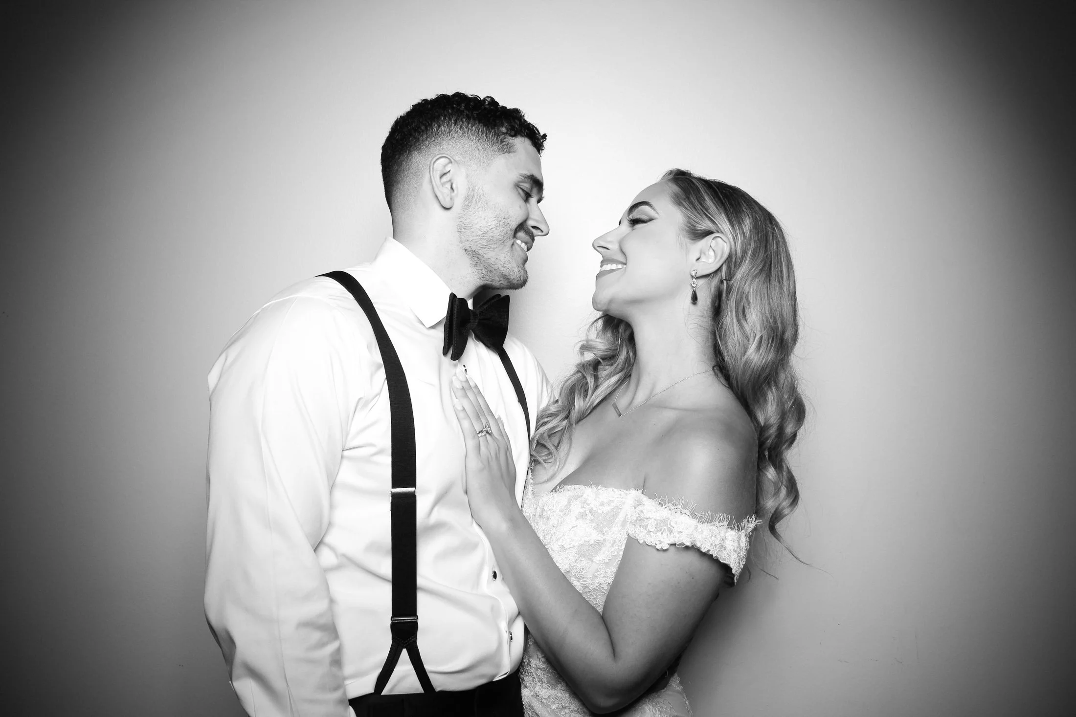 fotio-photobooth-portrait-bridgeport-arts-center-wedding-chicago-event-bw-2.jpg